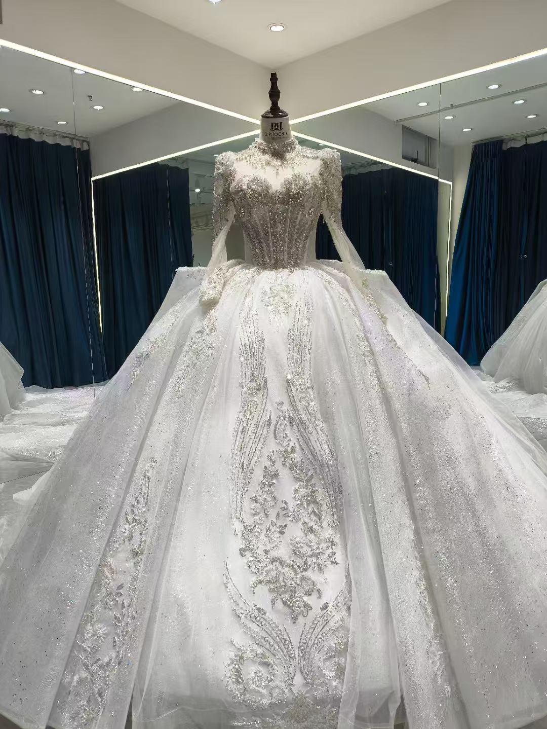 韓国風ドレス ウェディングドレス キラキラのハンドビーディング 華やかなトレーン 魅惑の花レース 結婚式