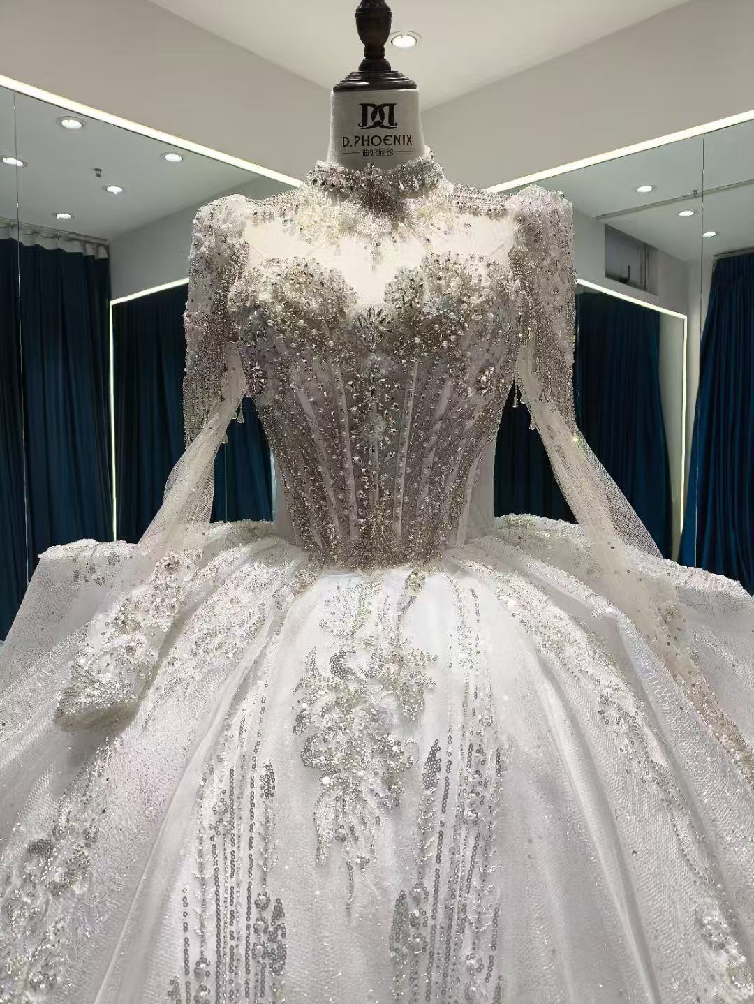 韓国風ドレス ウェディングドレス キラキラのハンドビーディング 華やかなトレーン 魅惑の花レース 結婚式