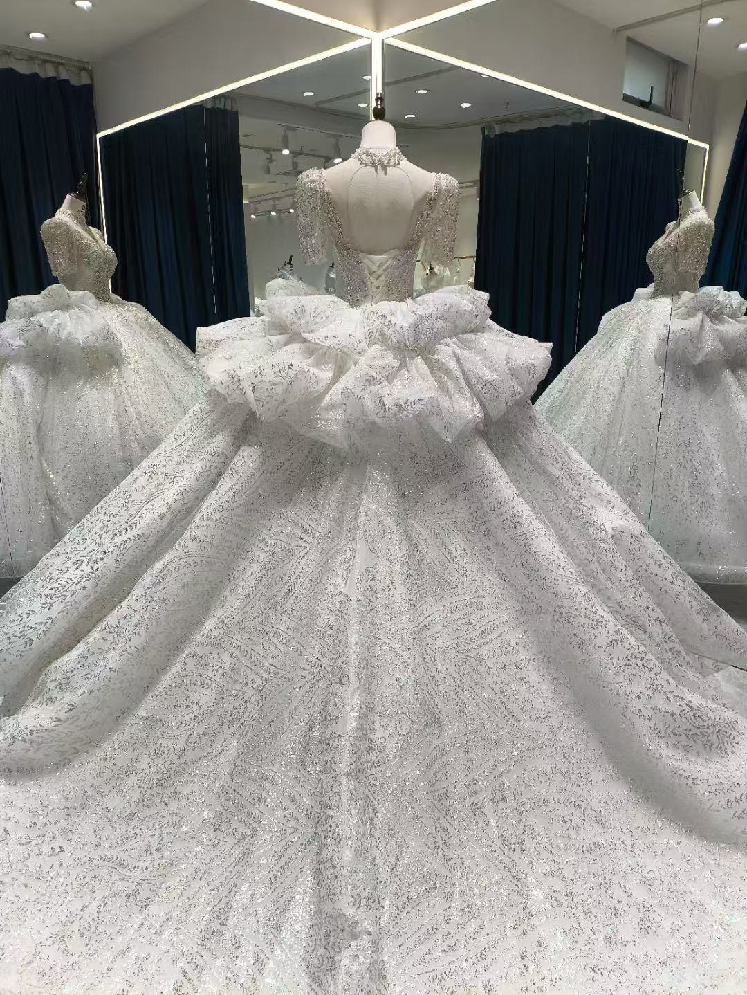 ウェディングドレス Vネック 韓国風ドレス ビジュー 贅沢な総レース プリンセスライン 華やかなトレーン 結婚式