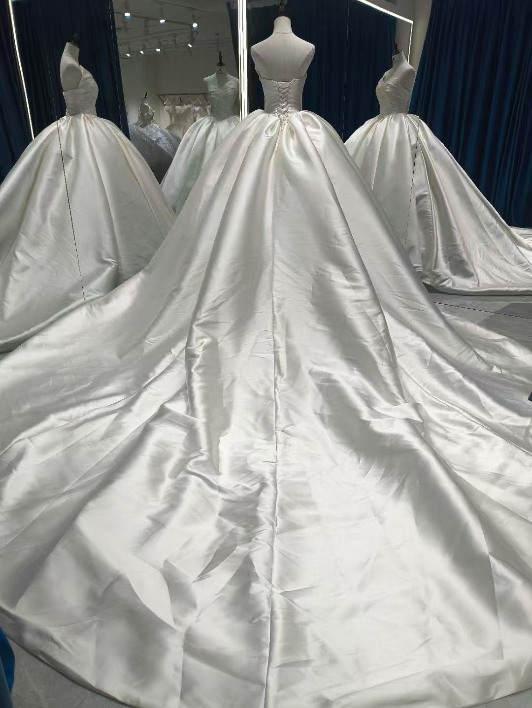 ウェディングドレス ベアトップ 美しい花レース プリンセスライン ロングトレーン 編み上げ 結婚式