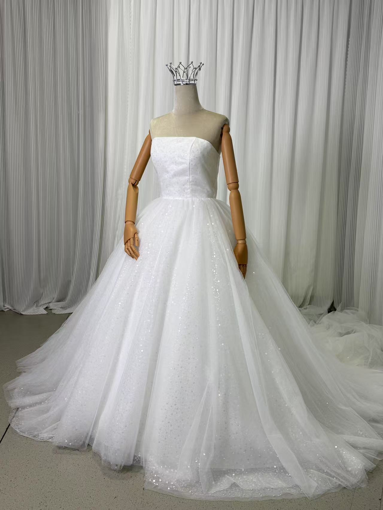 ウエディングドレス キラキラグリッターチュール ベアトップ ロングトレーン フランス風 結婚式