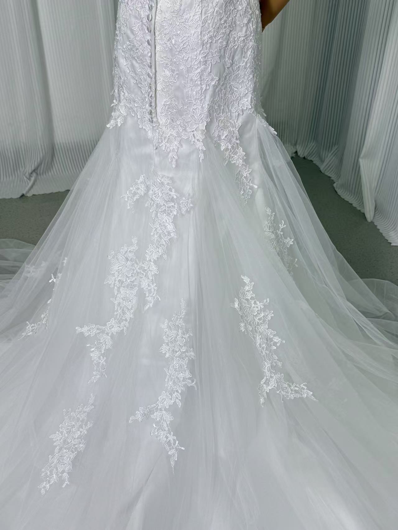フランス風 ウェディングドレス ベアトップ 贅沢な総レース くるみボタン 結婚式/披露宴