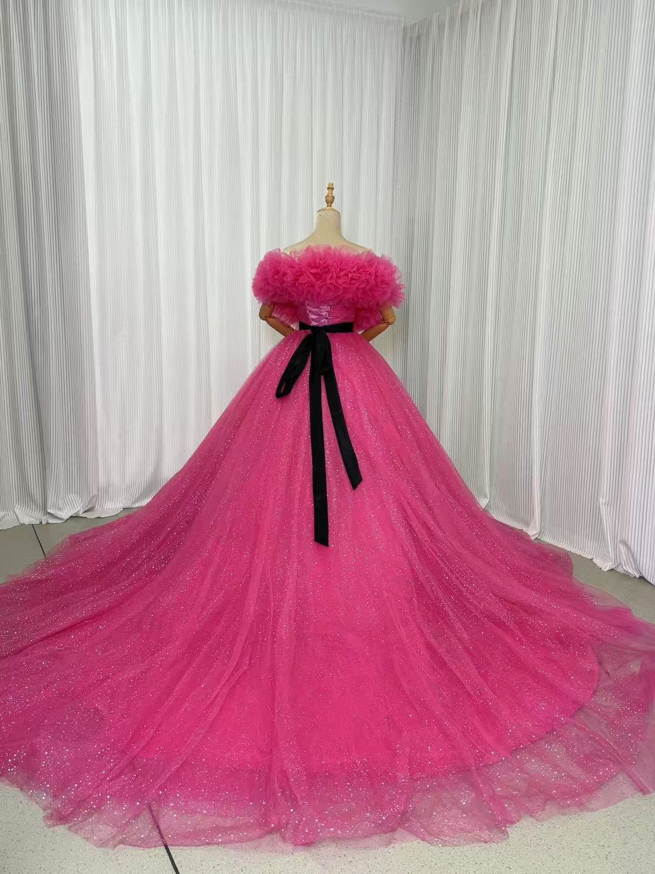 カラードレス ビビッドピンク オフショルダー キラキラグリッターチュール サッシュベルト 編み上げ 花嫁