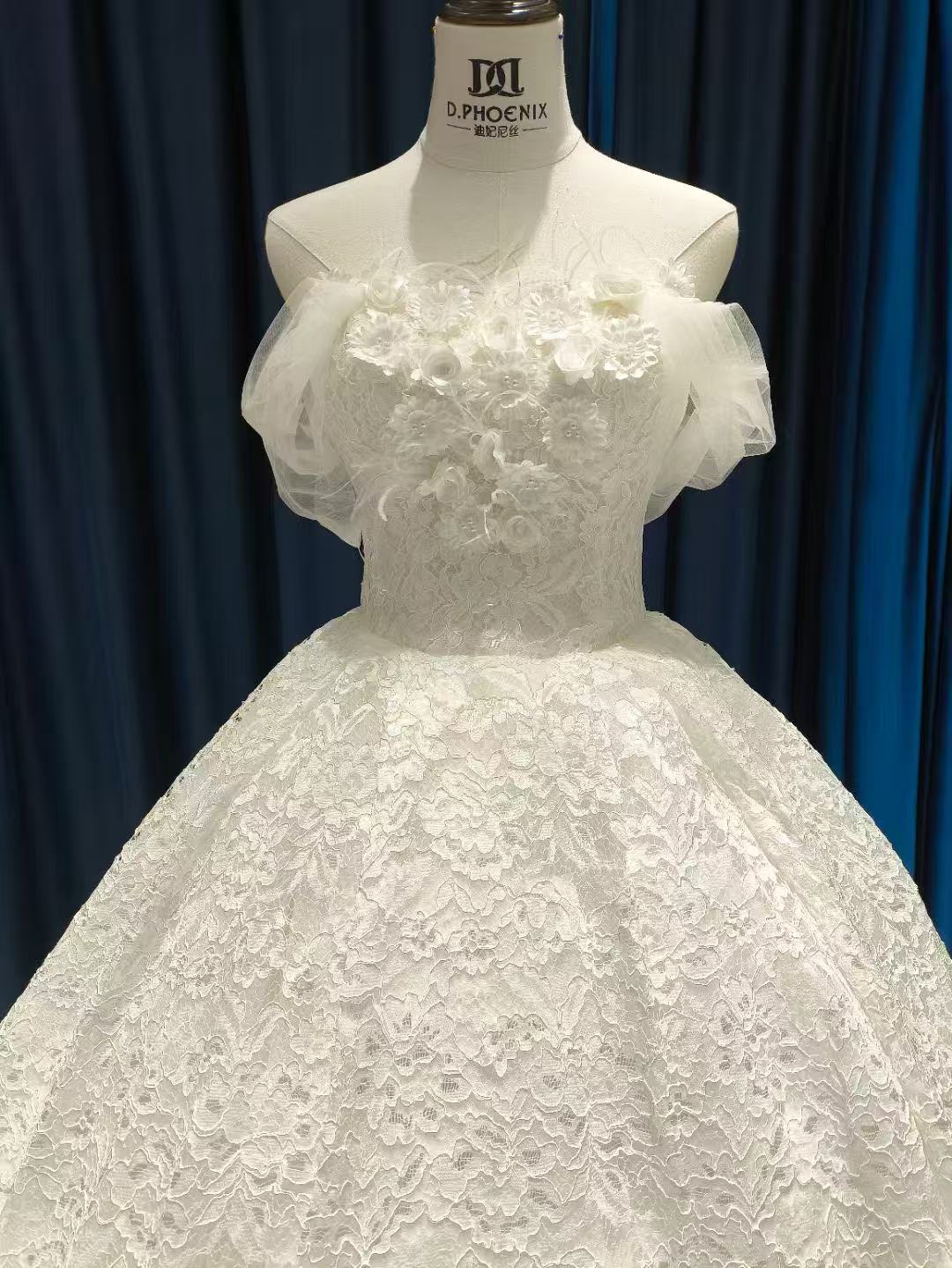 ウェディングドレス オフショルダー 花モチーフ 贅沢な小花総レース 憧れのドレス 結婚式 前撮り