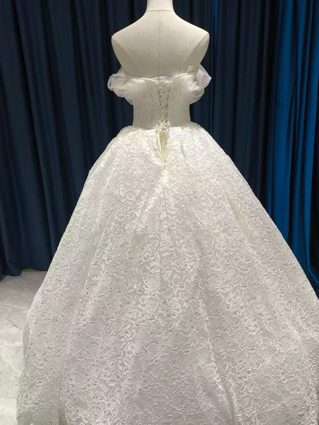 ウェディングドレス オフショルダー 花モチーフ 贅沢な小花総レース 憧れのドレス 結婚式 前撮り