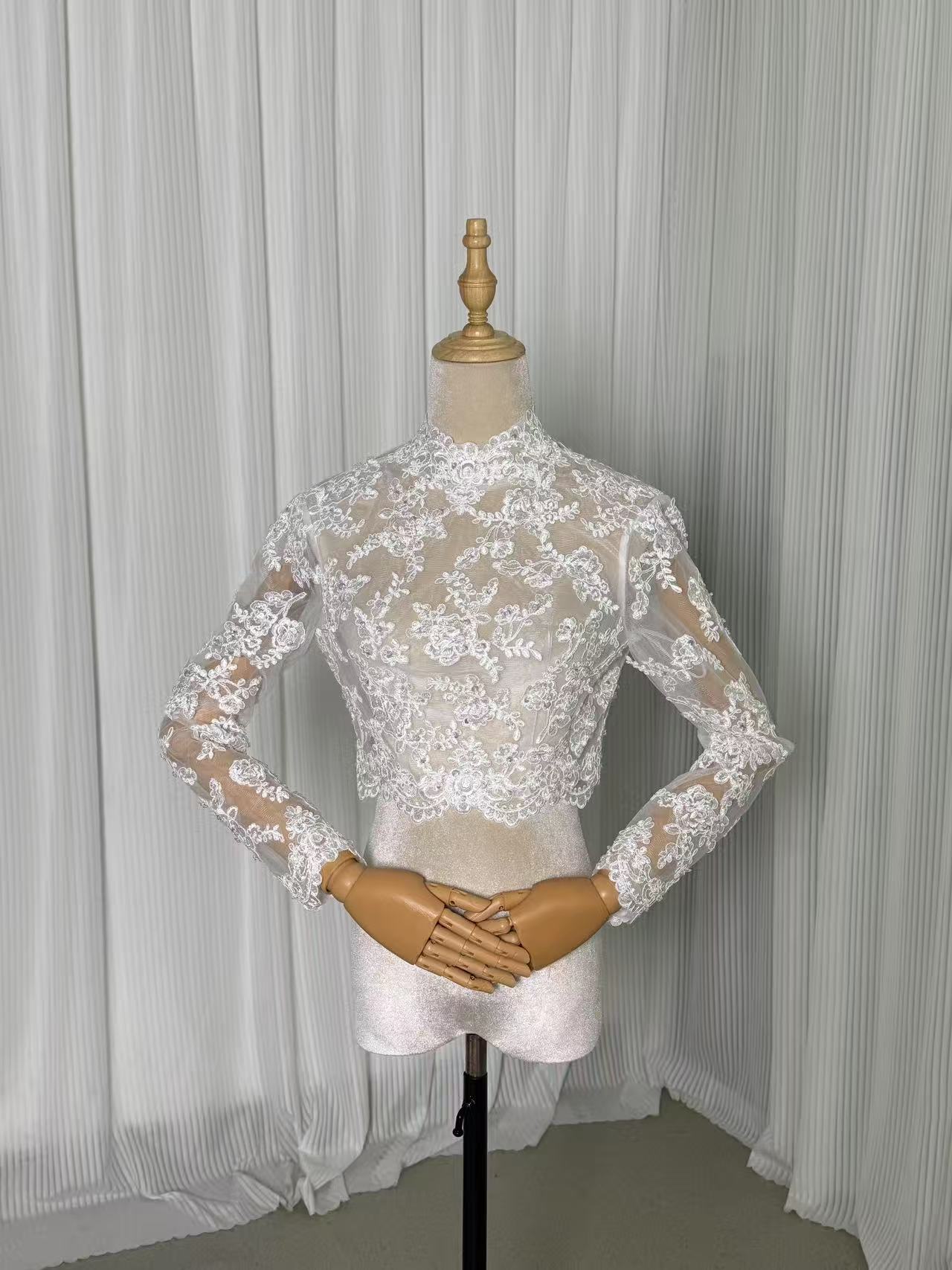 高品質！可憐な花刺繍のトップス ウエディングドレス 長袖 ボレロ 結婚式/花嫁 前撮り