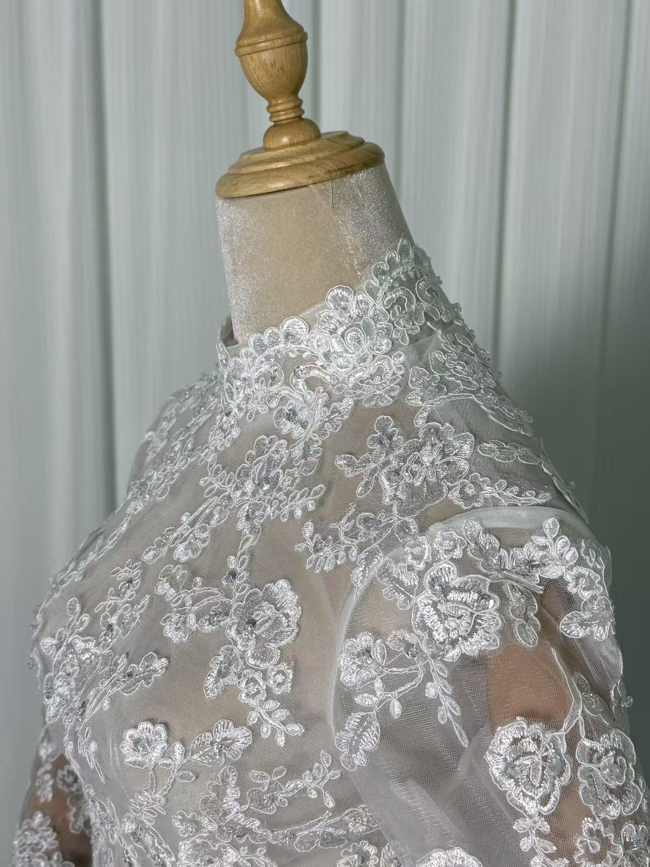 高品質！可憐な花刺繍のトップス ウエディングドレス 長袖 ボレロ 結婚式/花嫁 前撮り