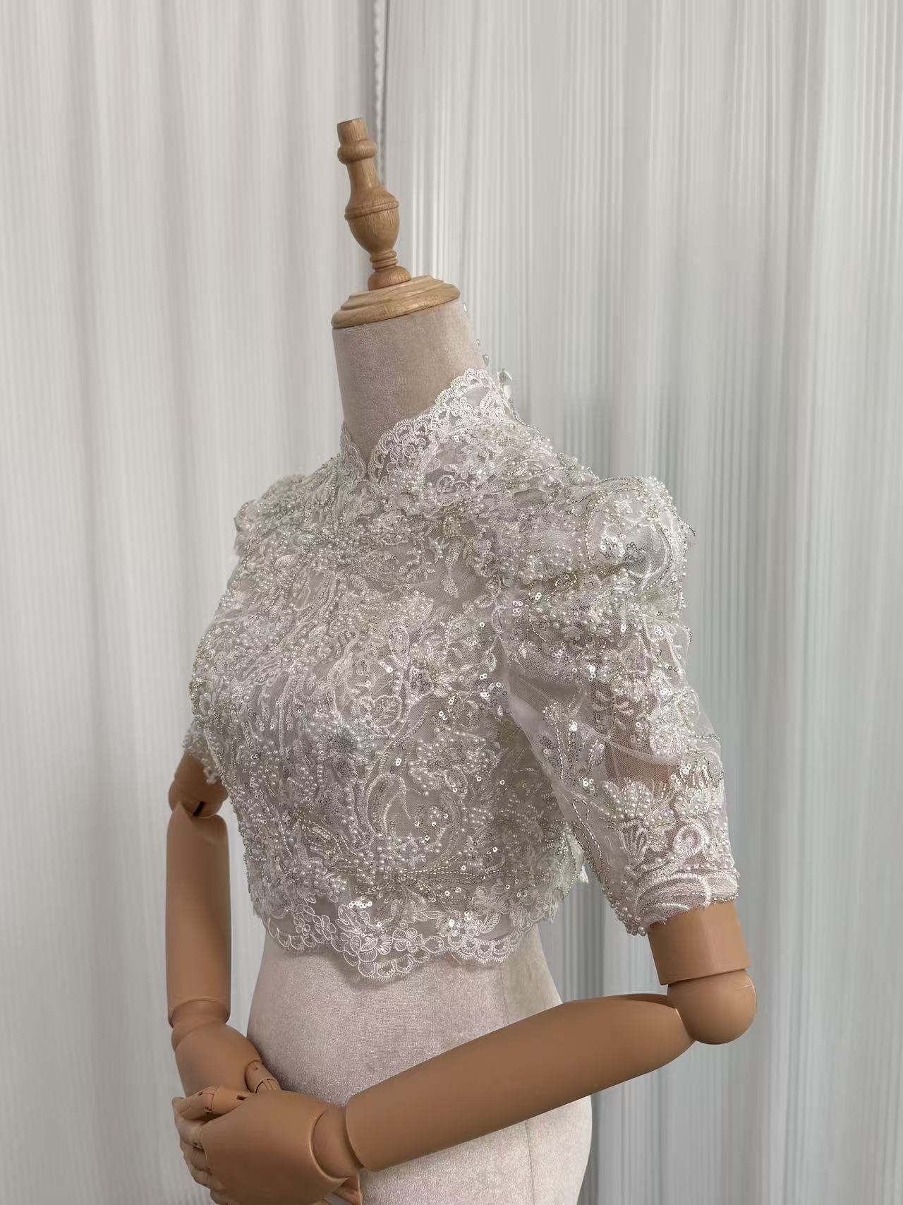 人気上昇！ボレロ 美しい花レース キラキラスパンコール 半袖 くるみボタン 可愛い 結婚式/前撮り