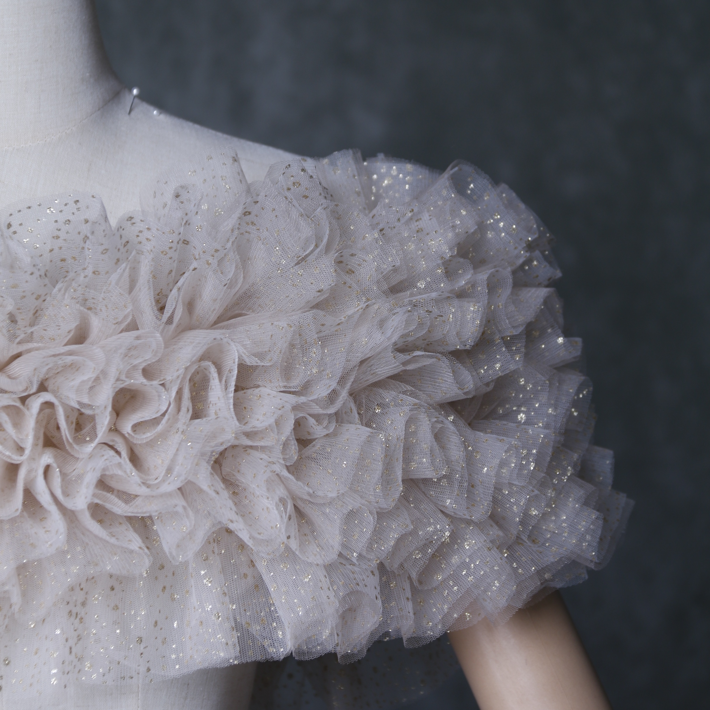 薄シャンパンの色 プリンセスライン キラキラチュール 取り外し お色直し