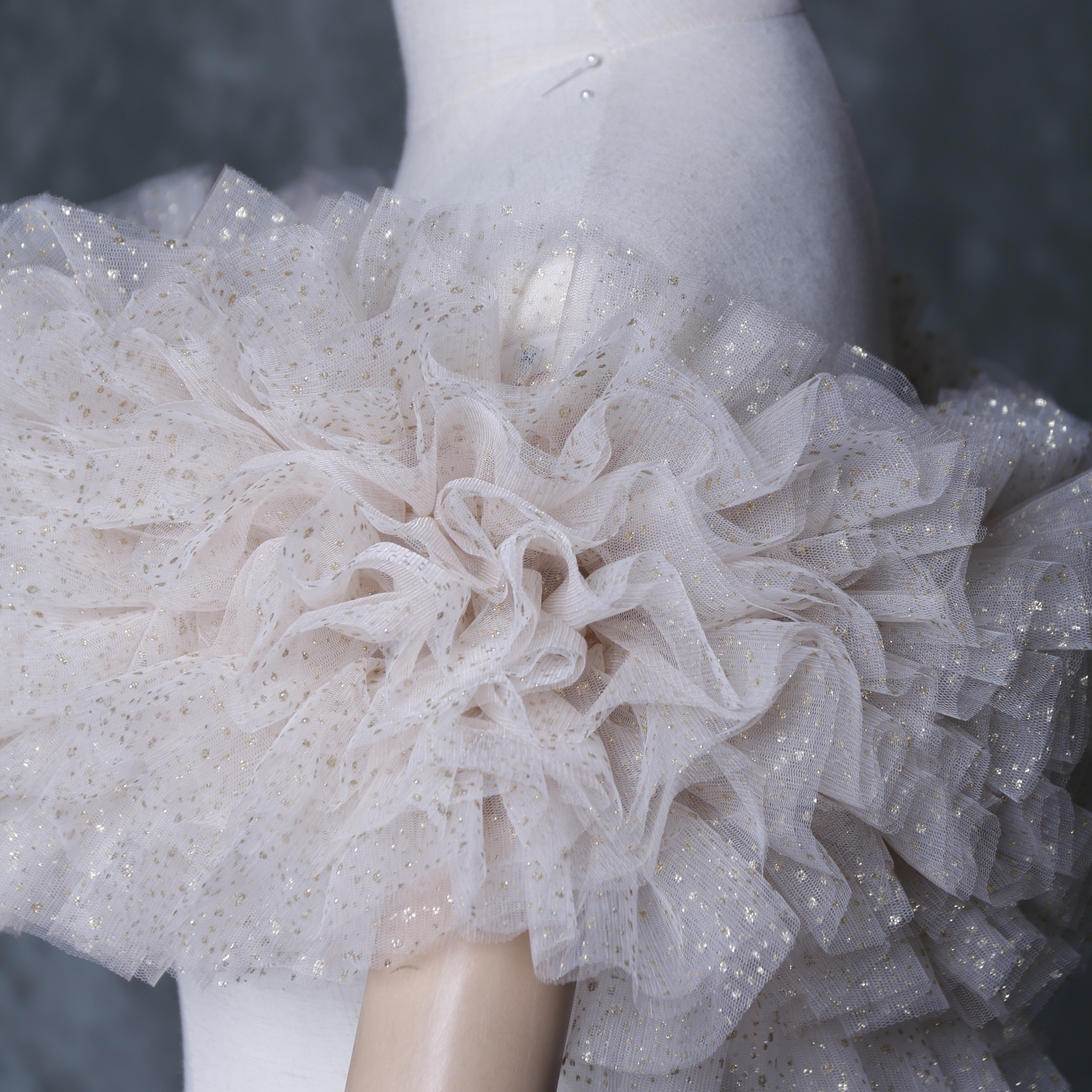 薄シャンパンの色 プリンセスライン キラキラチュール 取り外し お色直し