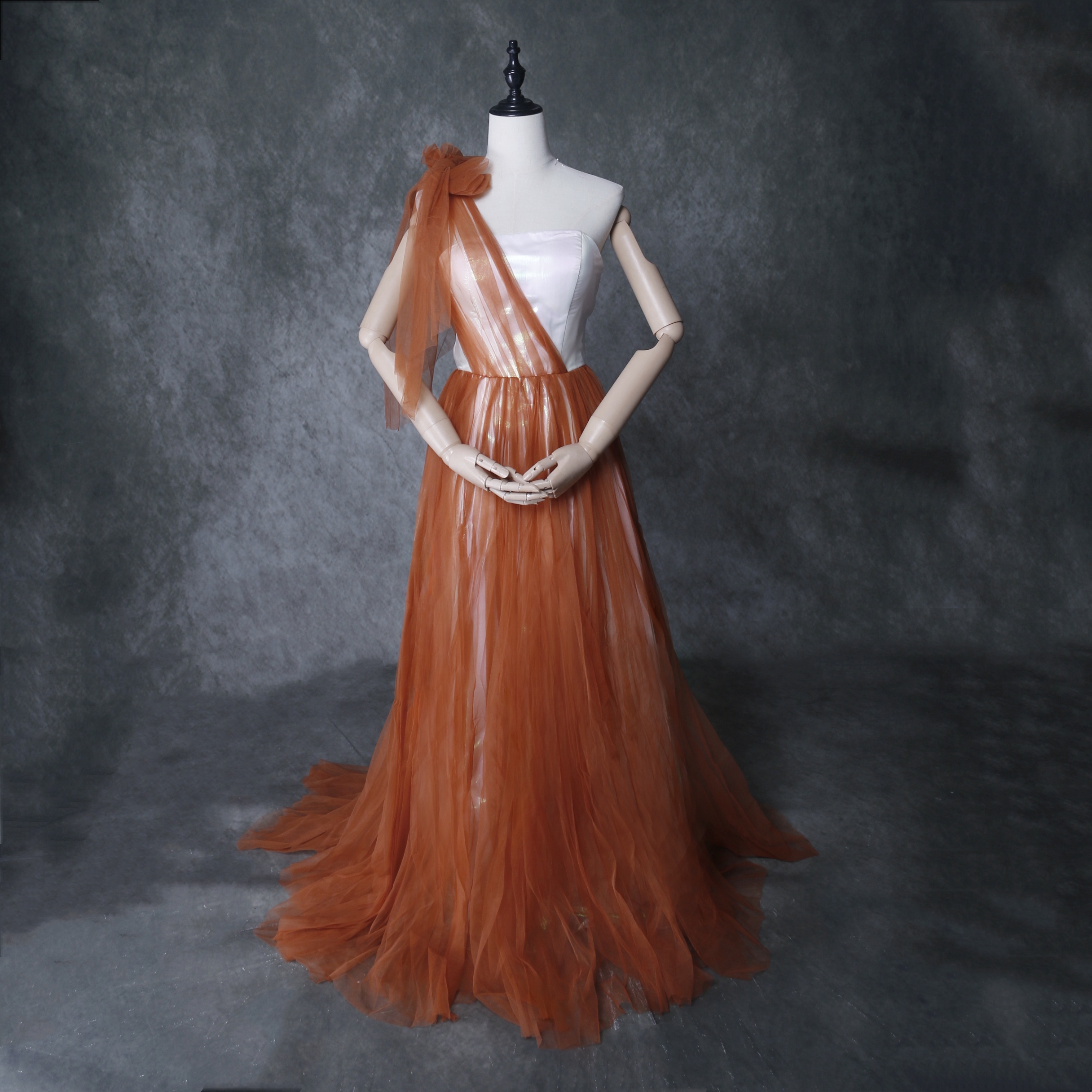 マーメイドライン サテン ボートネック パープル 背中見せ 繊細レース  