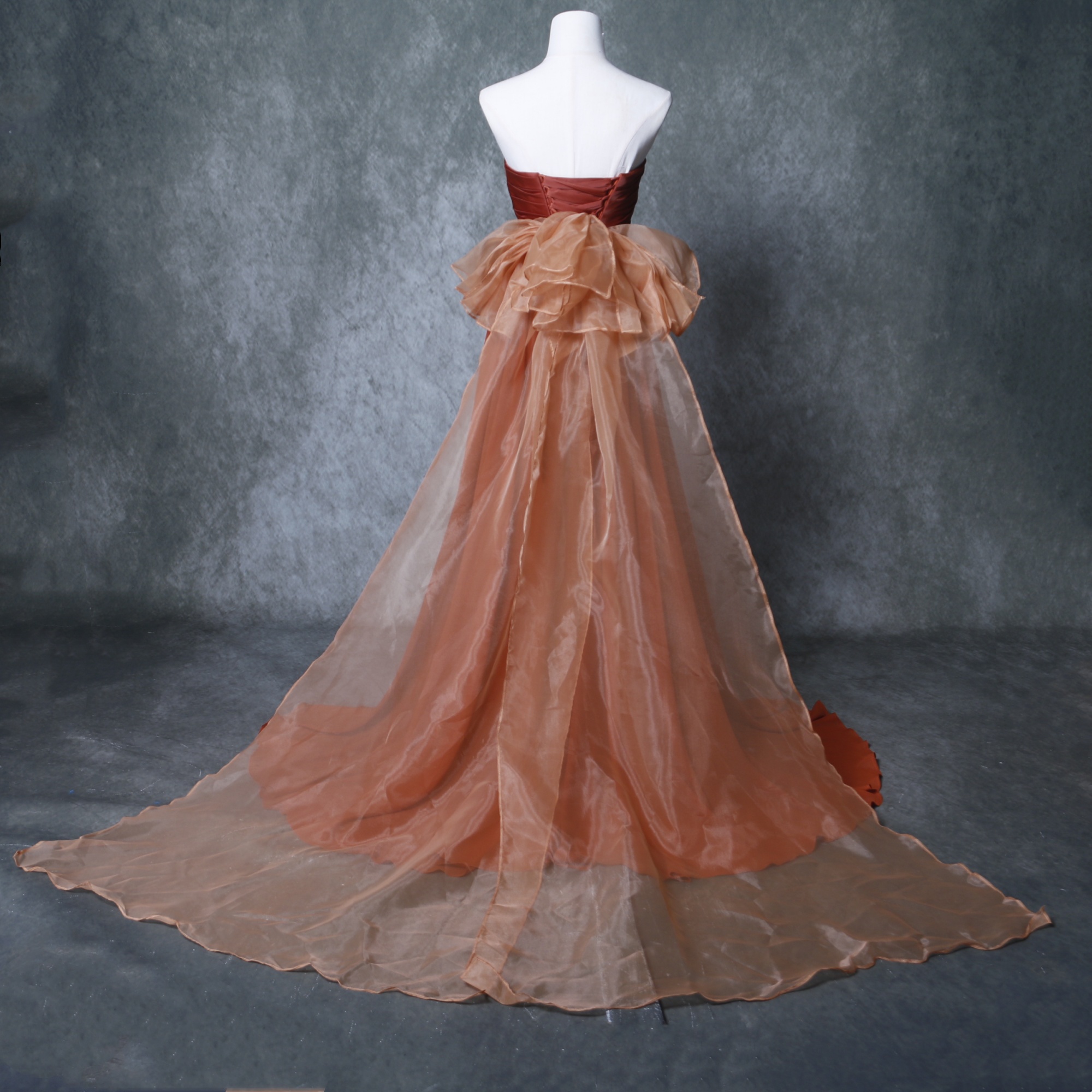 マーメイドライン サテン ボートネック パープル 背中見せ 繊細レース  