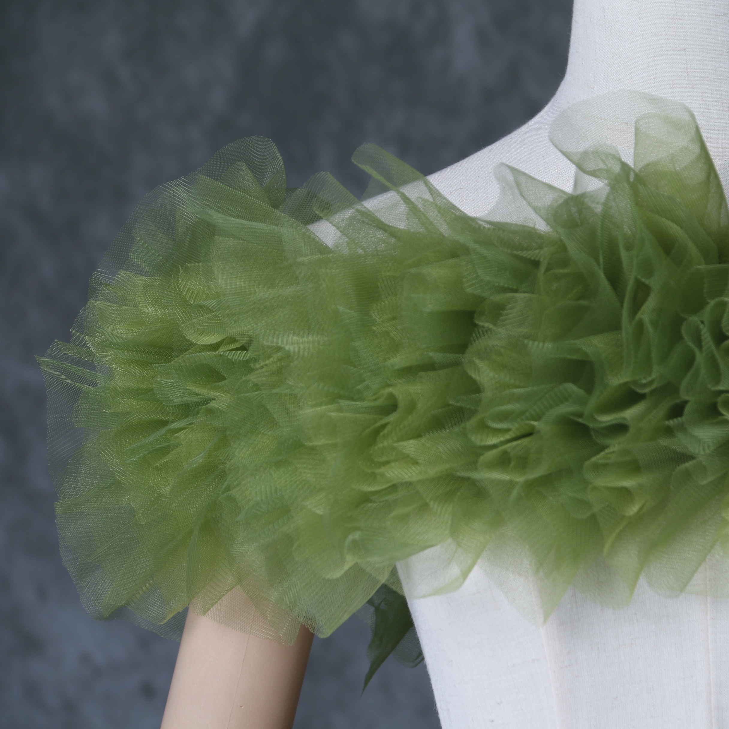 大好評中！取り外しオフショルダー グリーン 色直し ソフトチュール 前撮り カラードレス