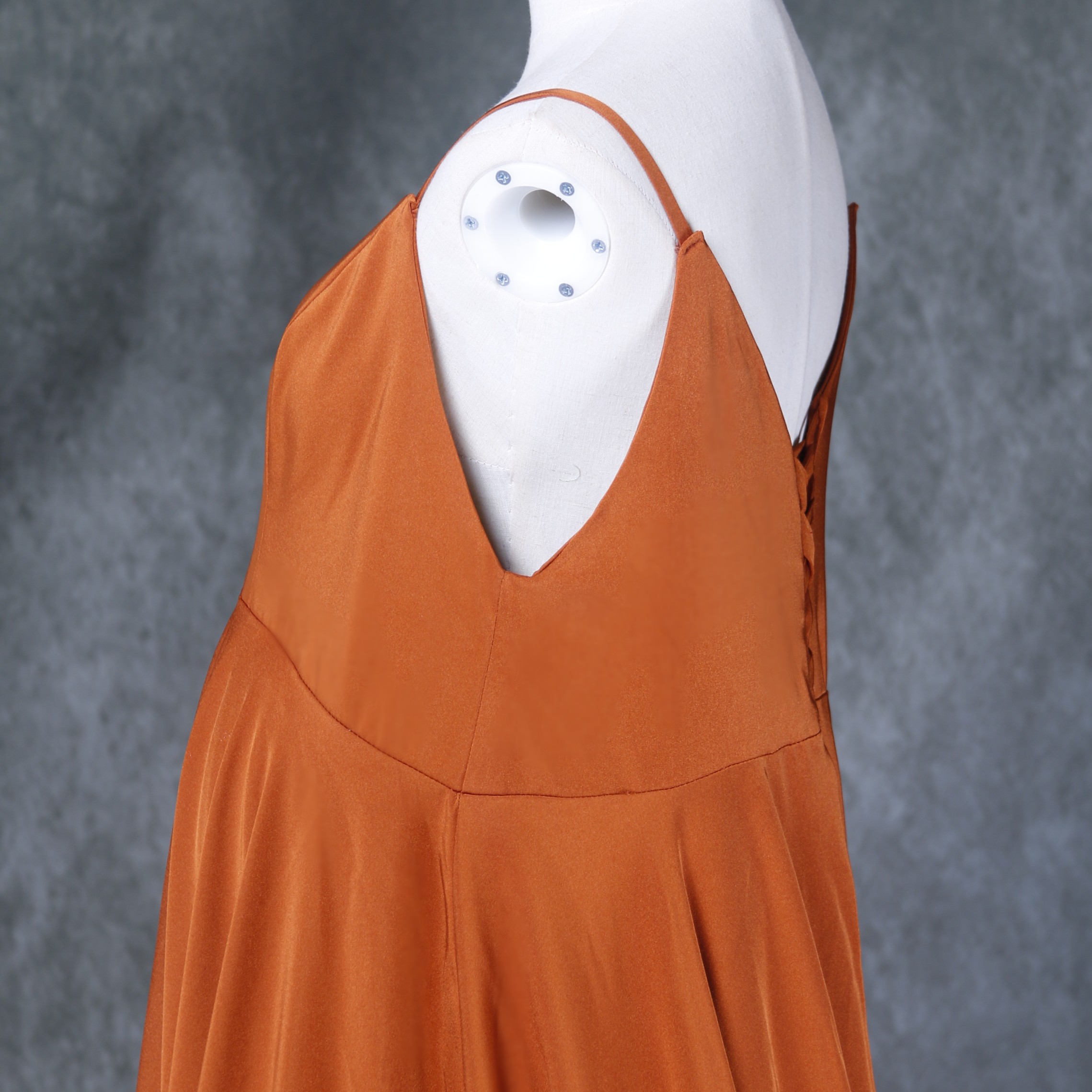 マーメイドライン サテン ボートネック パープル 背中見せ 繊細レース  