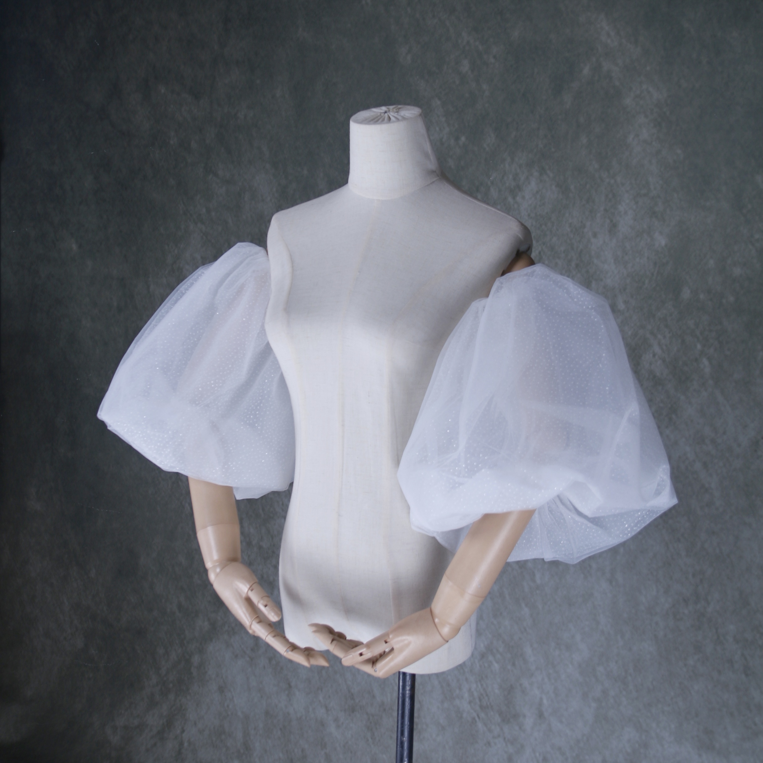 可愛い オフホワイト パフスリーブ キラキラチュール 取り外し袖 花嫁