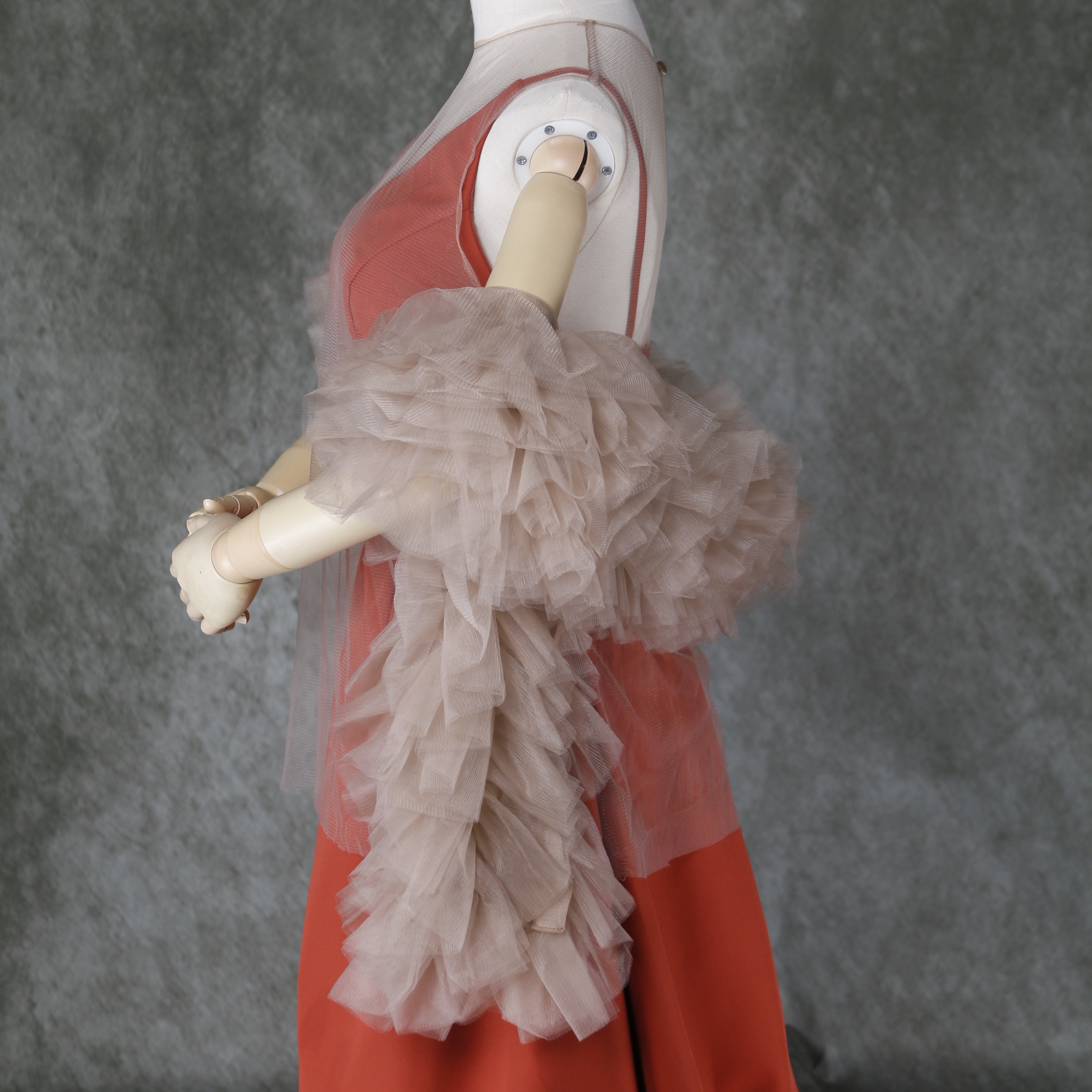 人気上昇！テラコッタ色 ソフトチュール トップス+キャミソール Vネック トレーン 二次会