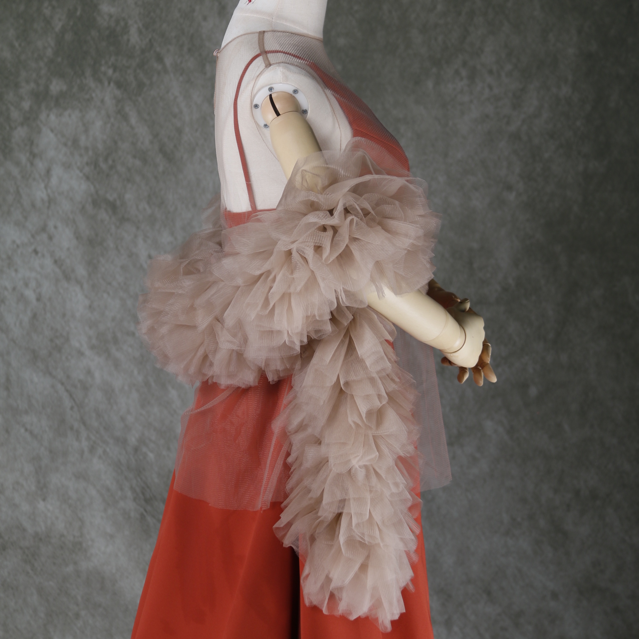 人気上昇！テラコッタ色 ソフトチュール トップス+キャミソール Vネック トレーン 二次会