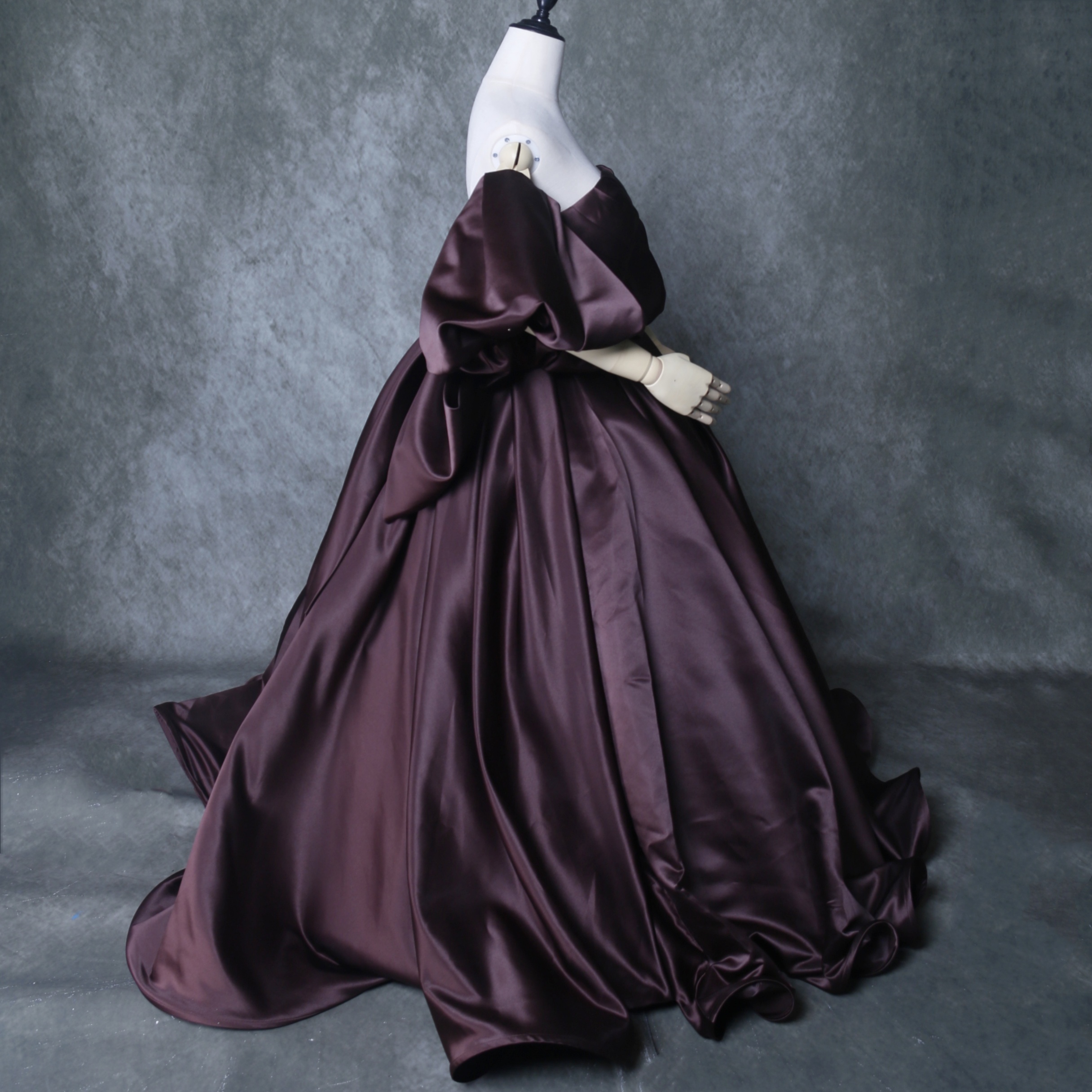 パーティードレス ふっくら柔らかなバックリボン 取り外し袖 光沢サテン ブラウン 前撮り 2次会 演奏会