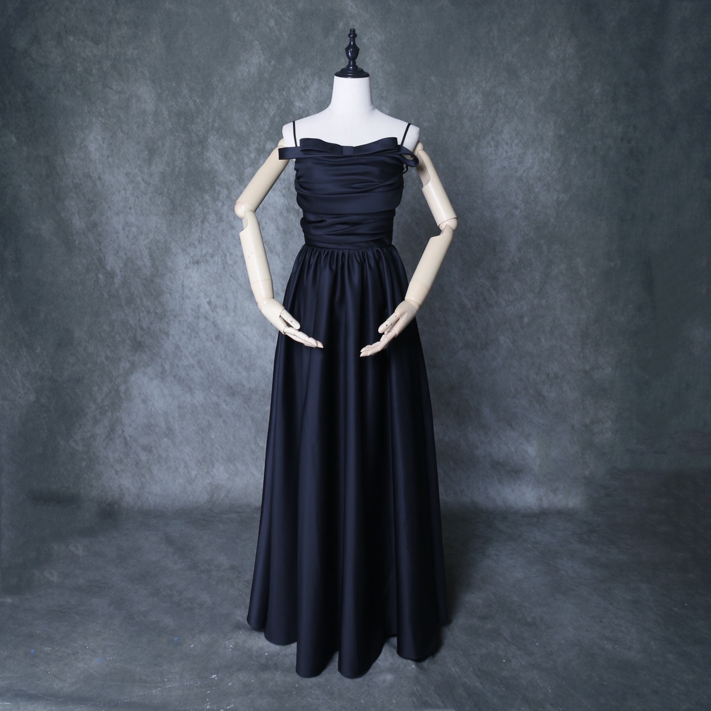 パーティードレス 床付く キャミソール マット生地 ファスナー リボン  