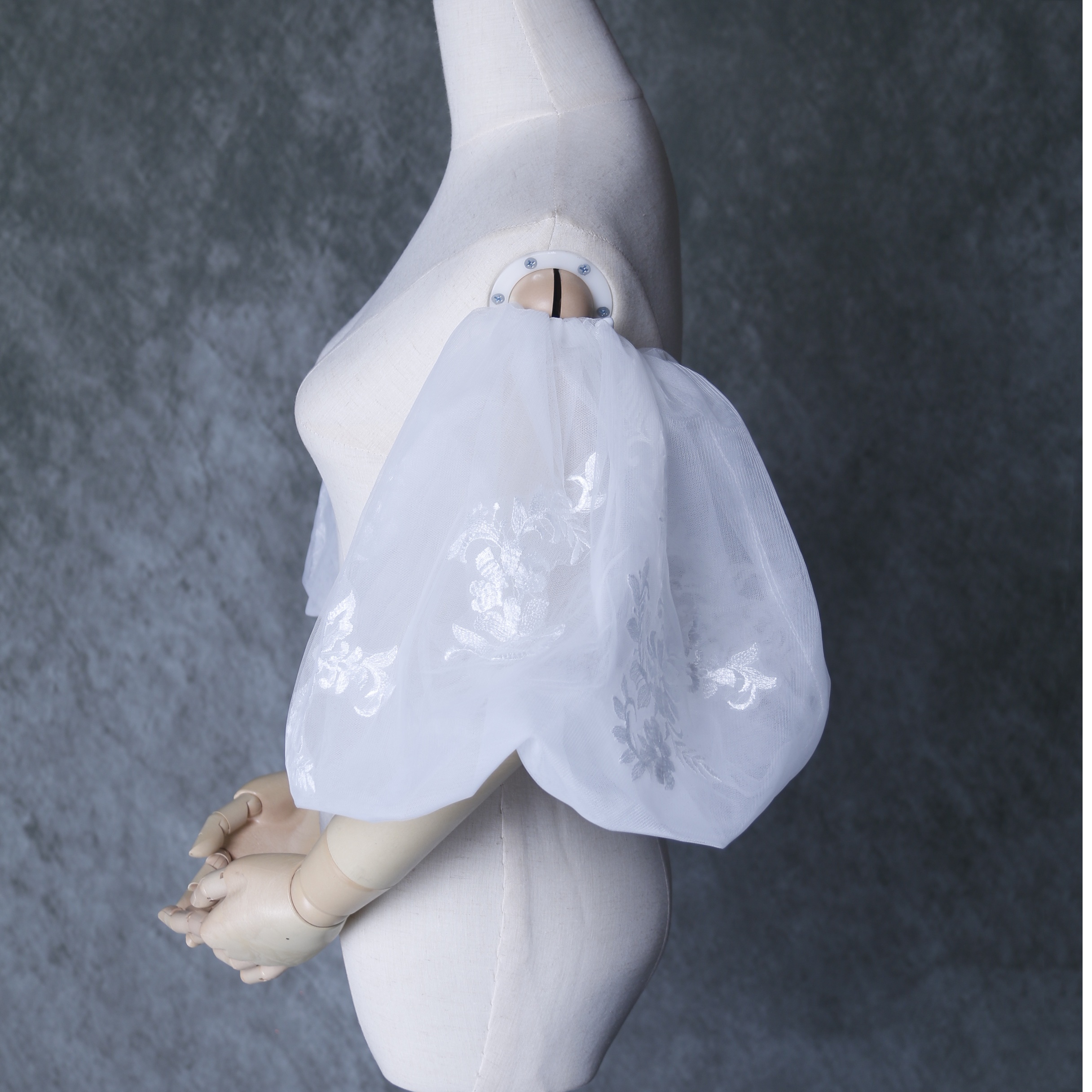 パフスリーブ 上品花レース エレガント ソフトチュール 色直し オフホワイト ストレッチ ウェディングドレス