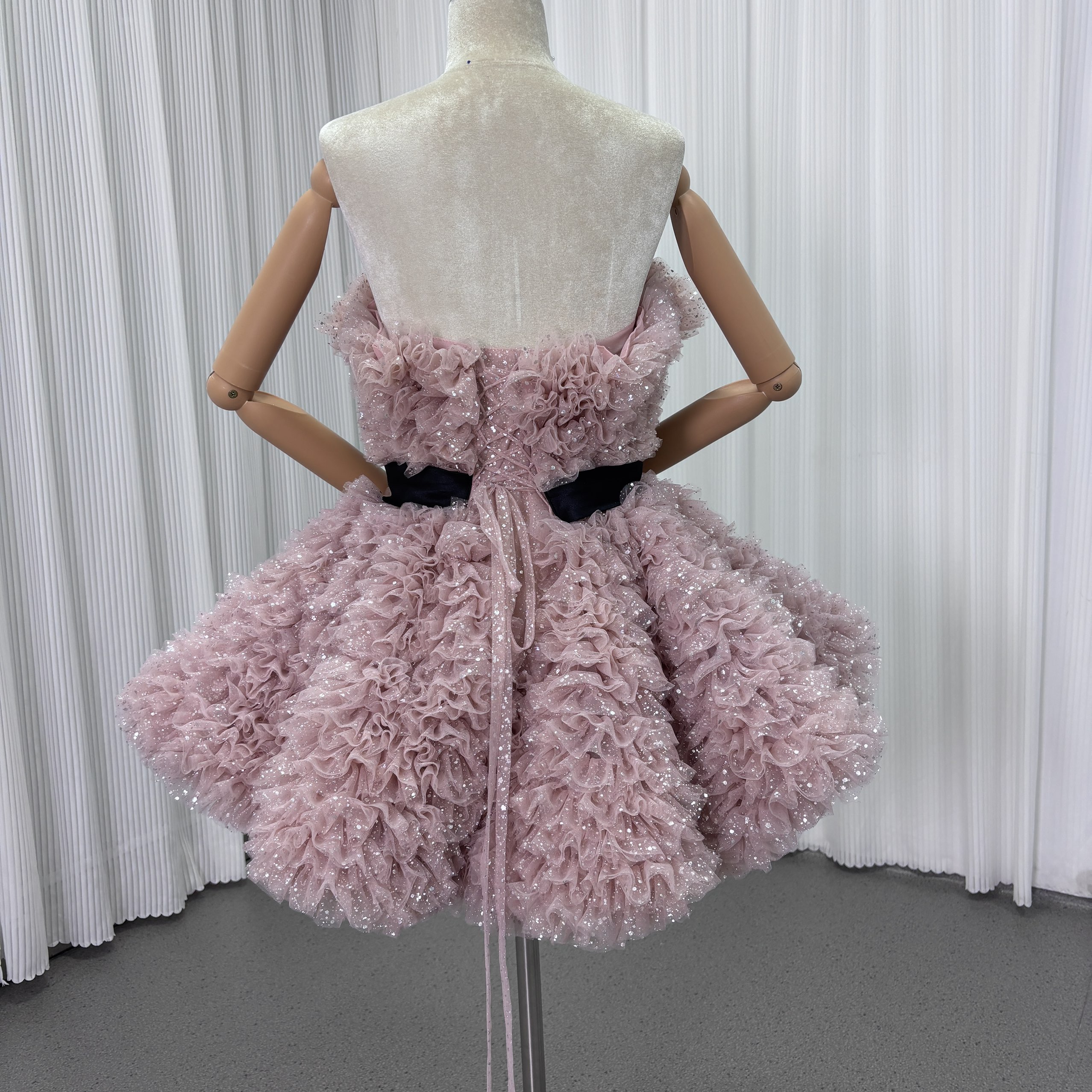トップス ローズピンク キラキラチュール ベアトップ 優雅なシルエット 編み上げ 花嫁