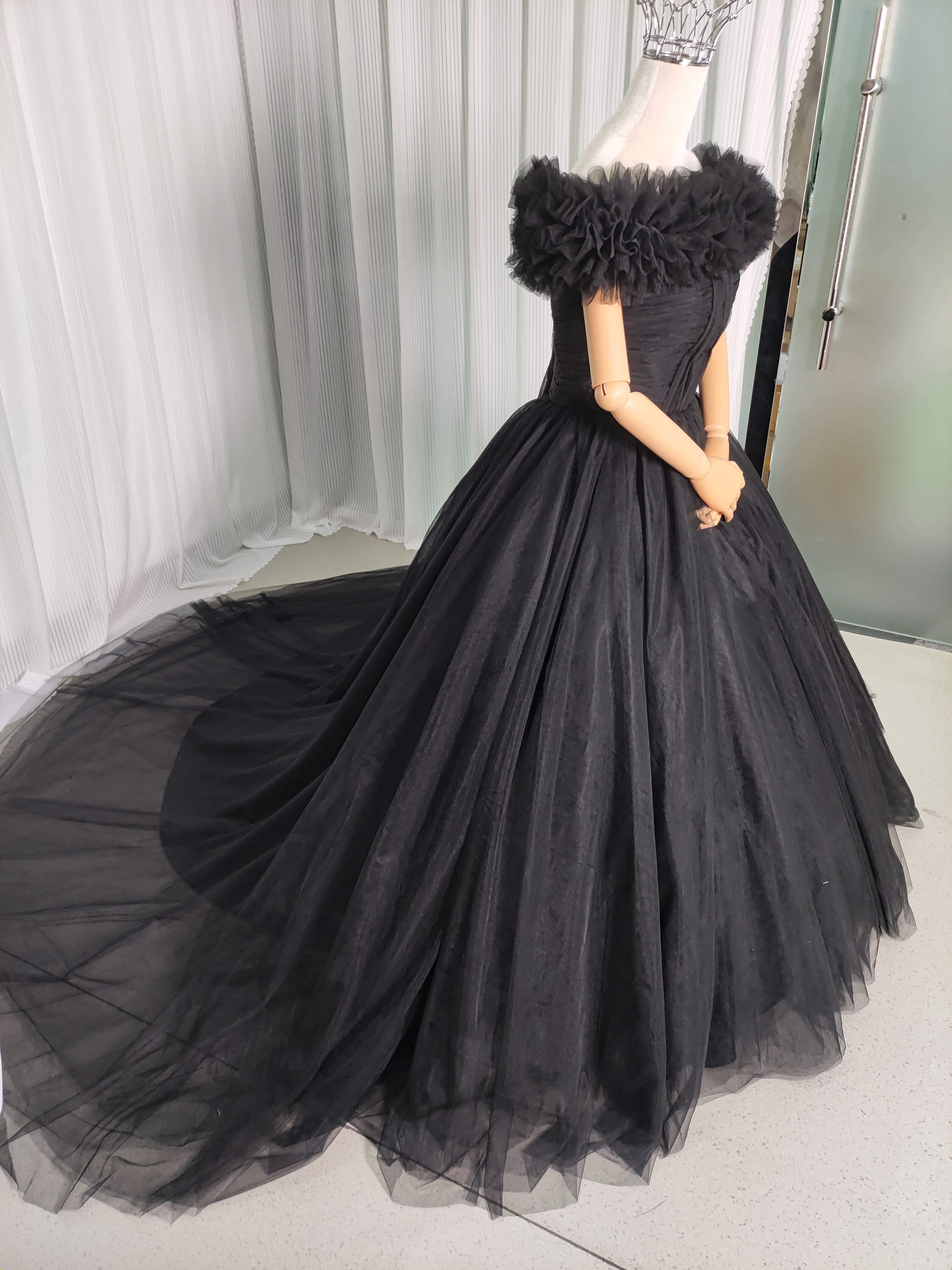 カラードレス ブラック 取り外しオフショルダー チュールスカート エレガント 編み上げ 披露宴