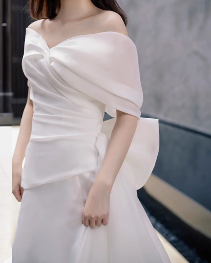 ウェディングドレス オフショルダー ふっくら柔らかなバックリボン 憧れのドレス 拳式