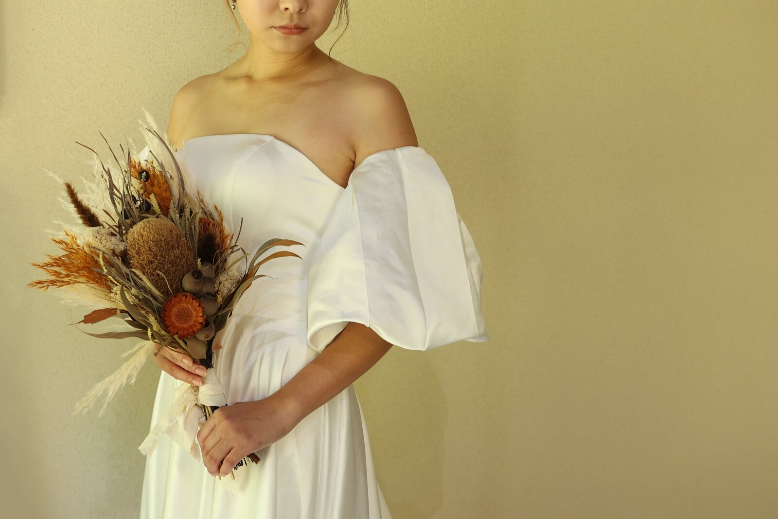 ウエディングドレス 取り外し袖 ビスチェ 披露宴/結婚式 ホワイト スレンダーライン