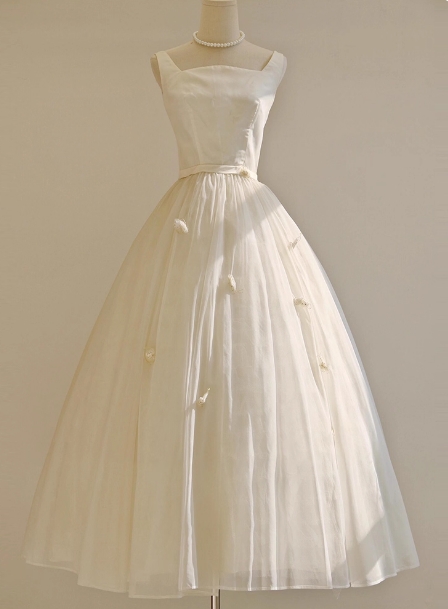 ウエディングドレス プリンセスライン スクエアネック リボン エアリー感 披露宴