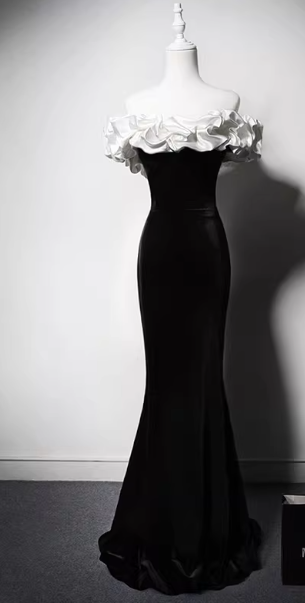 パーティードレス ブラック オフショルダー ラッフルフリル ビロード マーメイドライン 編み上げ 発表会