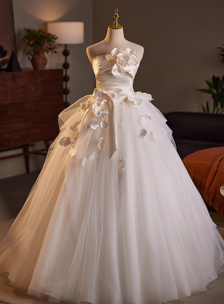 ウェディングドレス ベアトップ 3D立体レース刺繍 ボリュームドレス 編み上げ 結婚式