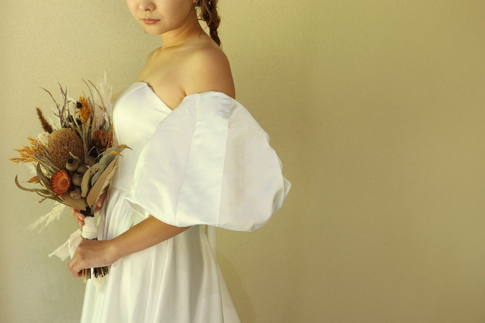 ウエディングドレス 取り外し袖 ビスチェ 披露宴/結婚式 ホワイト スレンダーライン