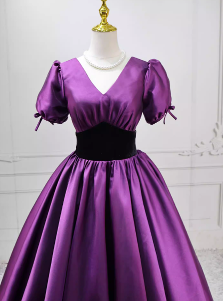 カラードレス パープル Vネック パフスリーブ 細見えシルエット クラシカル 編み上げ 披露宴