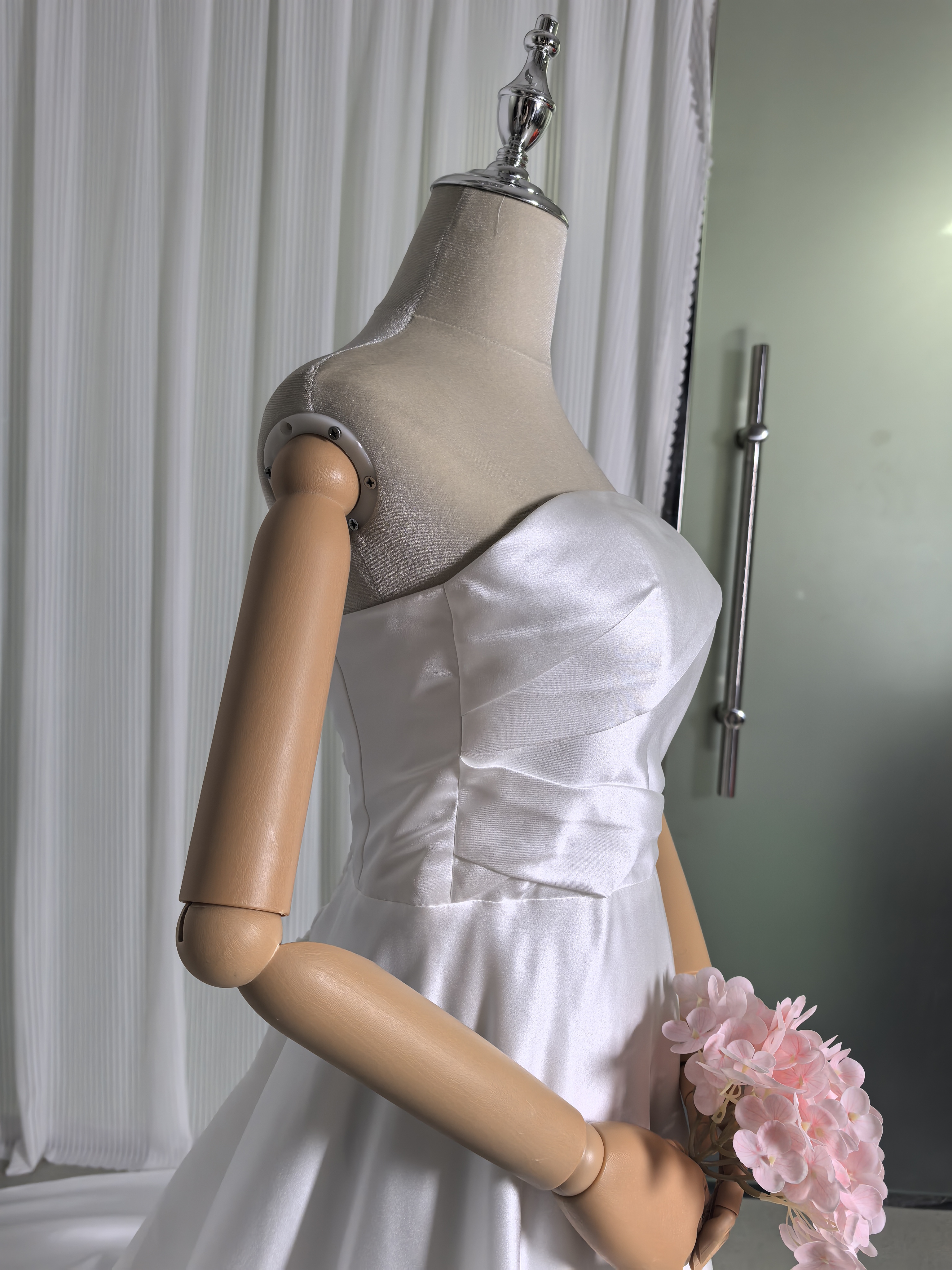 ウェディングドレス ベアトップ バックリボン ロングトレーン 編み上げ 結婚式