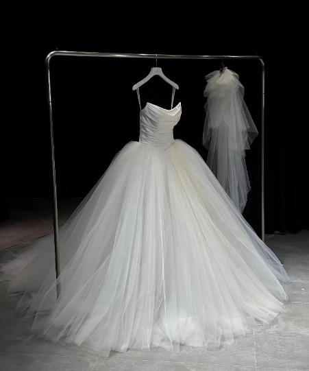 エレガント ウエディングドレス ベアトップ プリンセスライン 結婚式 抜群のおしゃれ見え