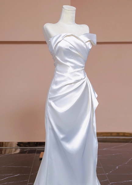 ウェディングドレス ベアトップ ハンドドレープ マーメイドライン デザイン感 結婚式