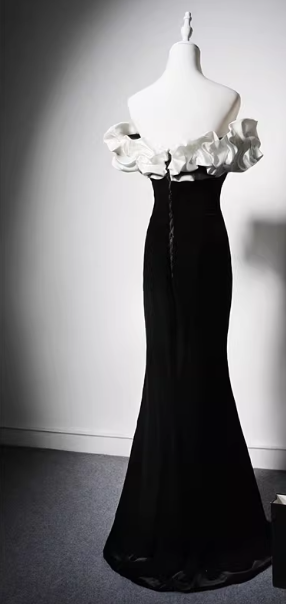 パーティードレス ブラック オフショルダー ラッフルフリル ビロード マーメイドライン 編み上げ 発表会