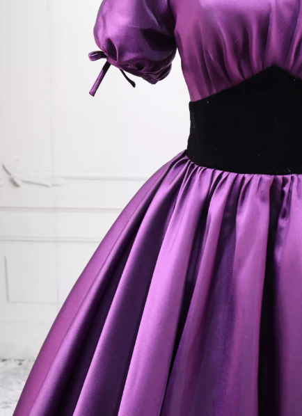 カラードレス パープル Vネック パフスリーブ 細見えシルエット クラシカル 編み上げ 披露宴