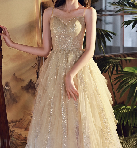 シャンパン色 カラードレス キャミソール シークインチュール ラッフルフリル 披露宴