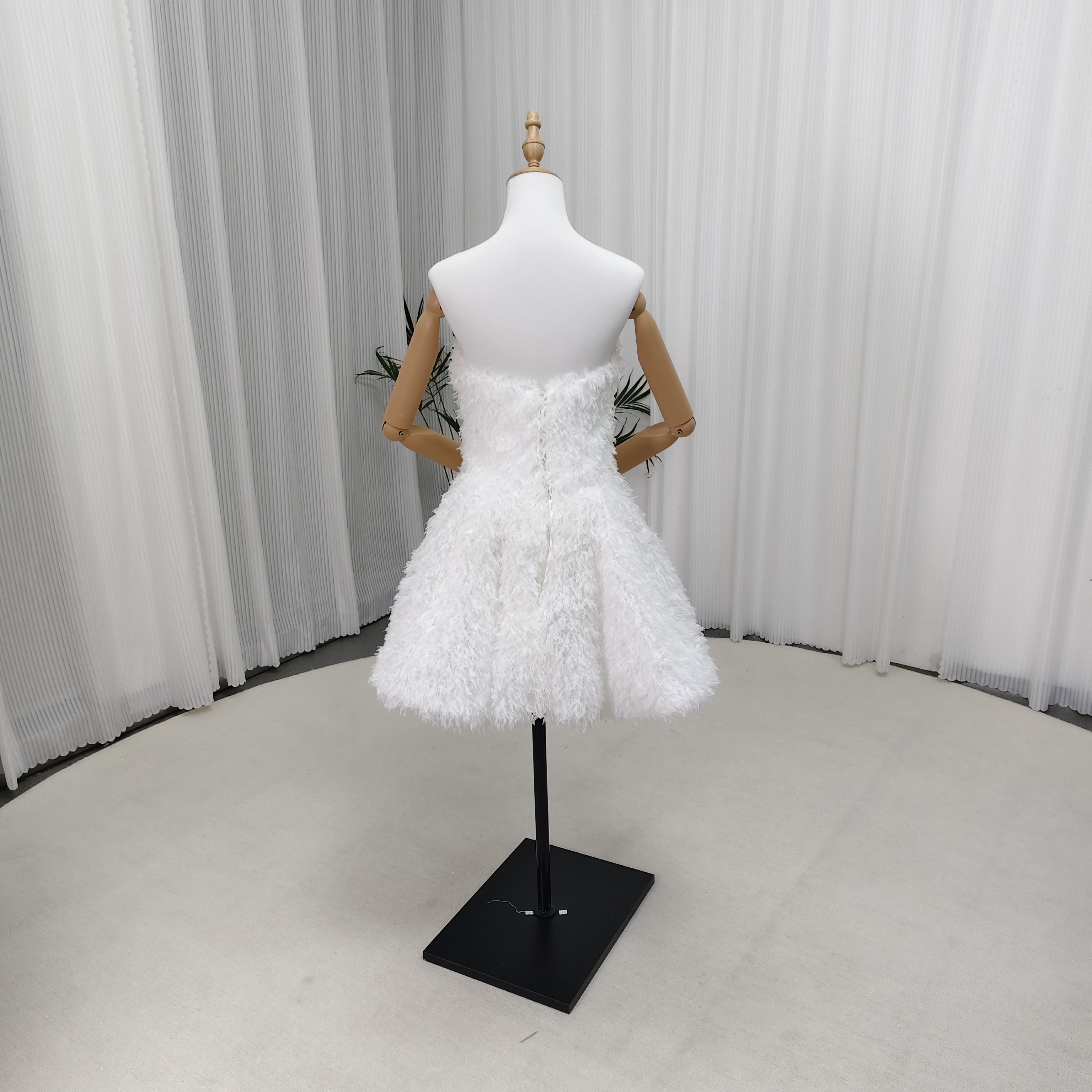 ウエディングドレス オフホワイト ミニワンピース フェザー 可愛い ファスナー 結婚式