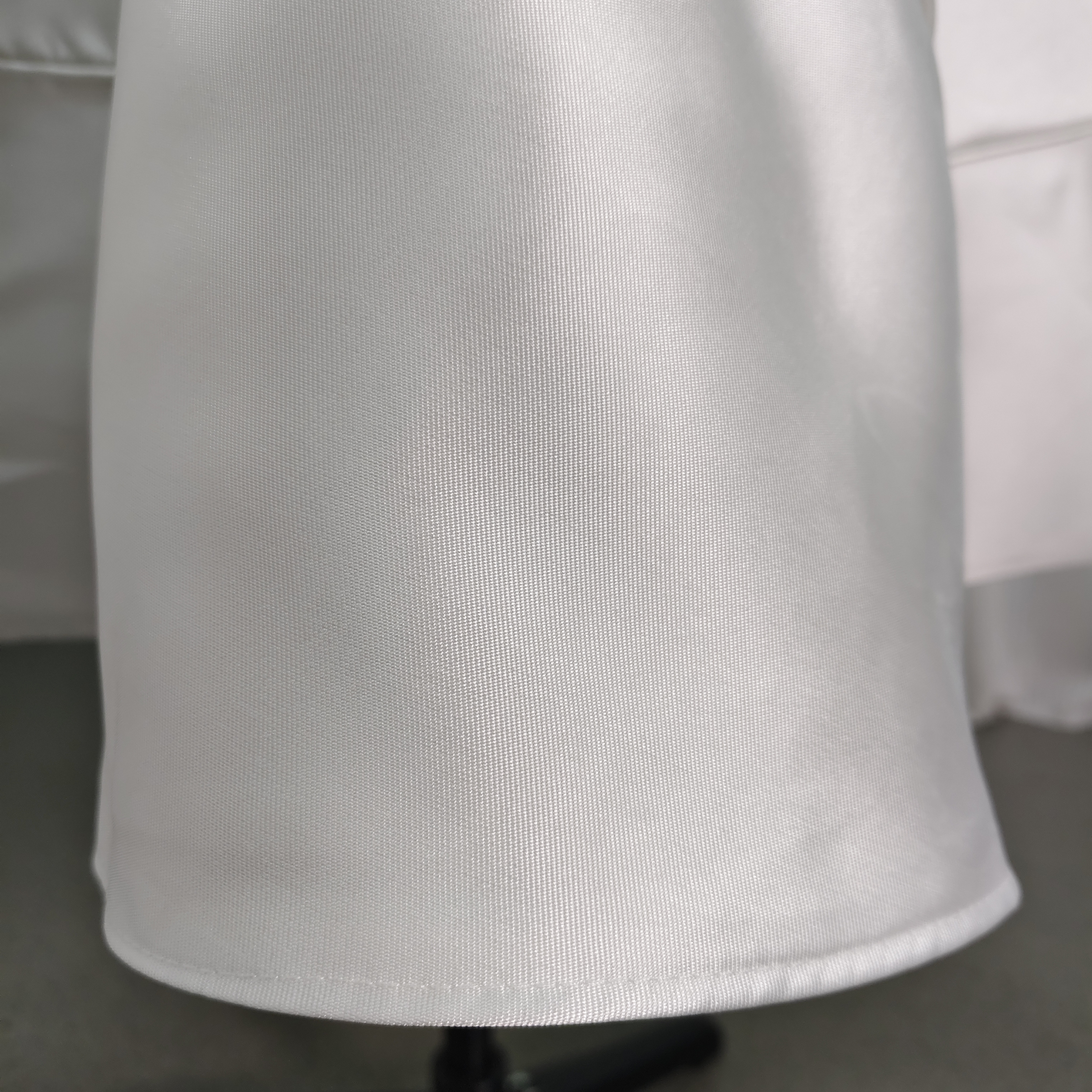 パーティードレス ミニワンピース ミカドサテン キャミソール オフホワイト ファスナー 揺らめく裾 前撮り