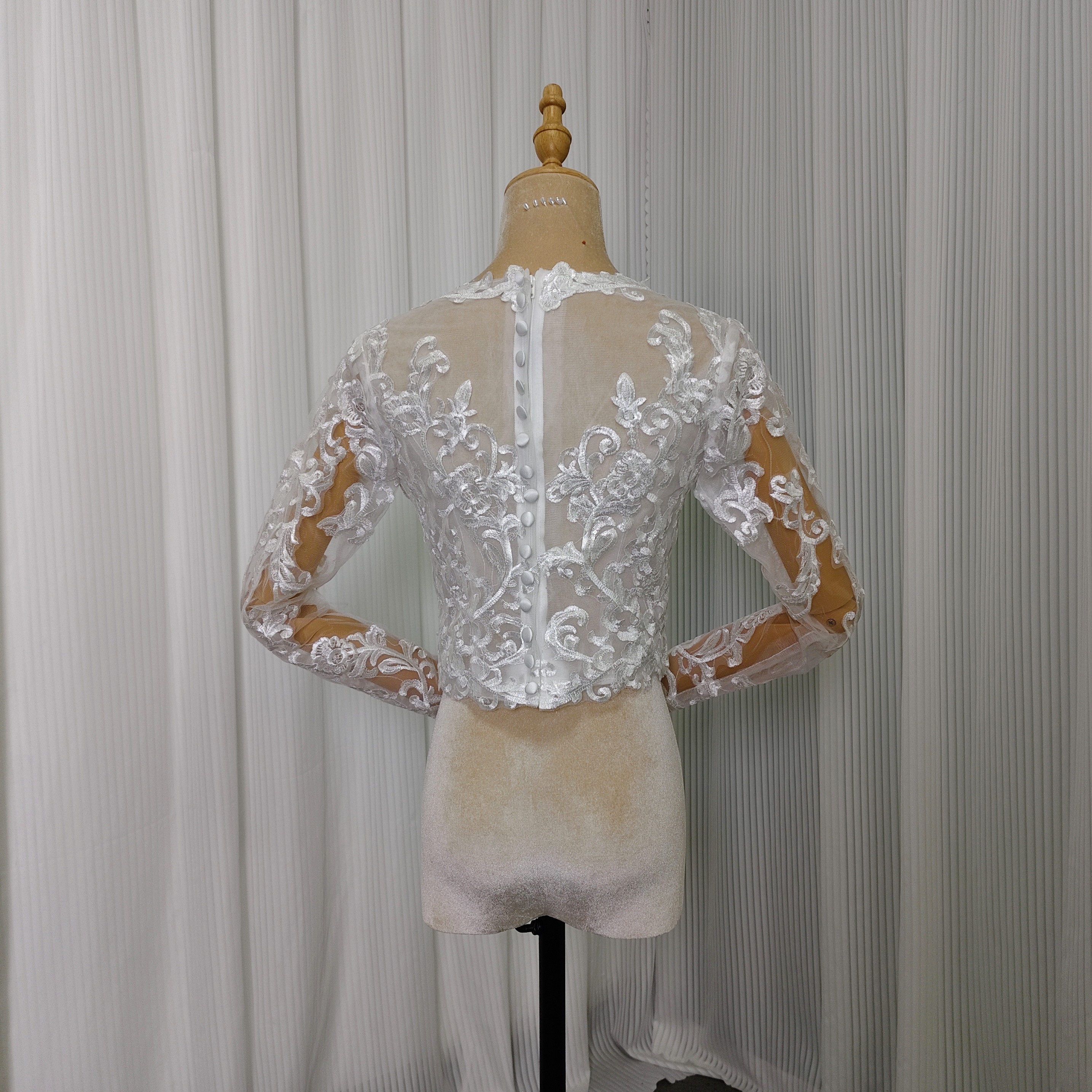 ボレロ ラウンドネック 上品透け袖 長袖 エレガントレース くるみボタン 結婚式