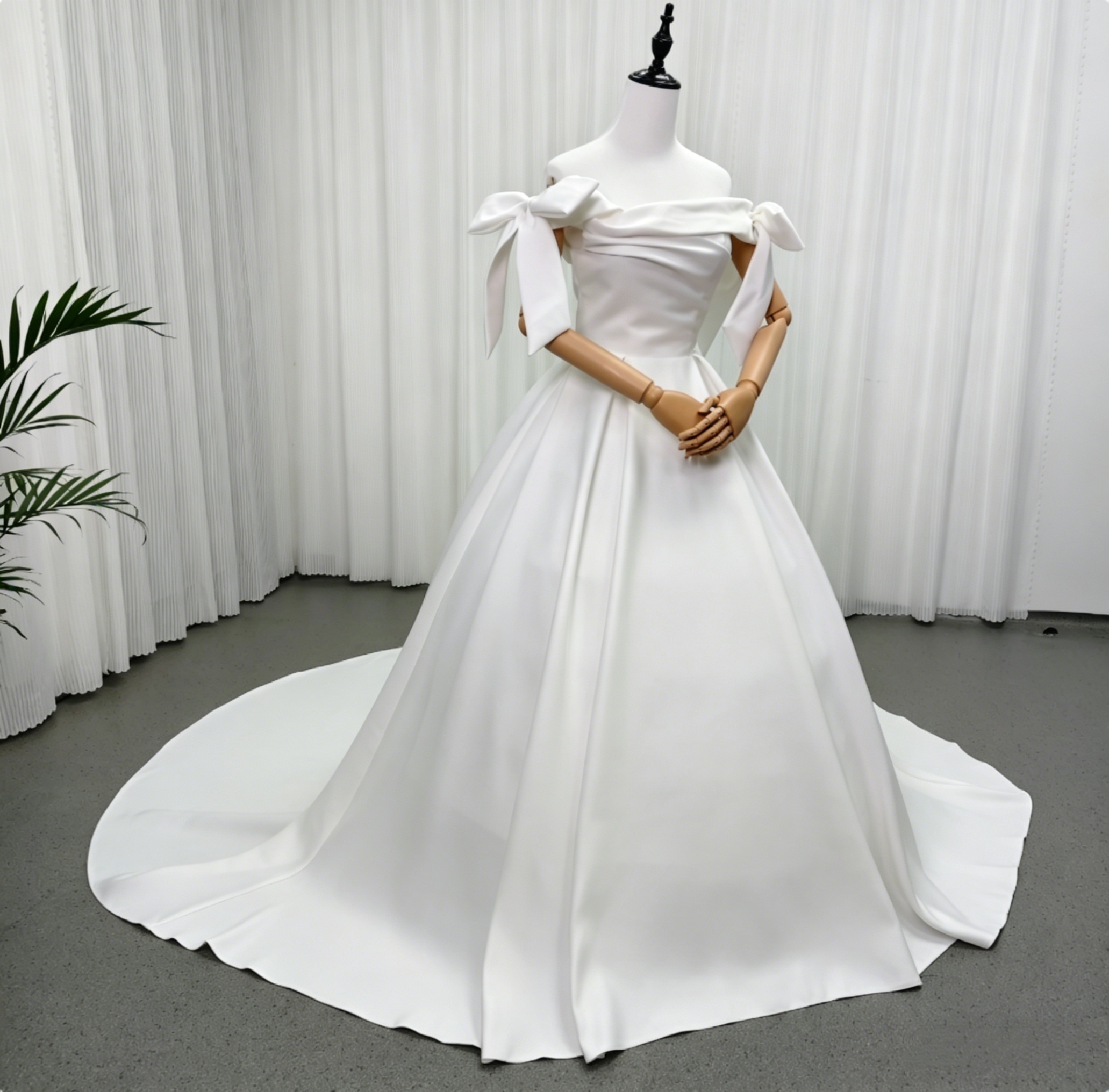 ウエディングドレス オフショルダー 取り外しリボン ロイヤルサテン ロングトレーン 編み上げ エレガント 結婚式