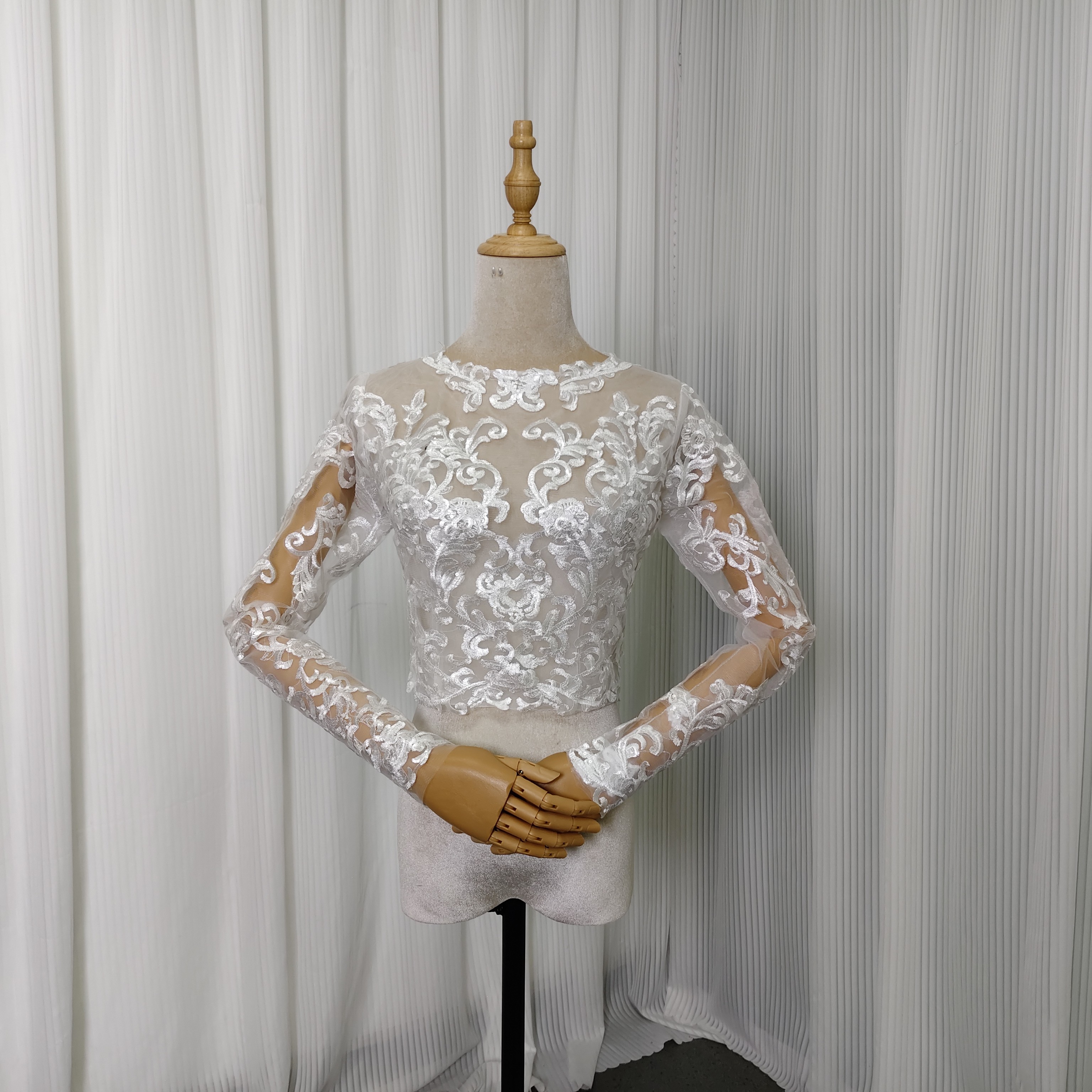 ボレロ ラウンドネック 上品透け袖 長袖 エレガントレース くるみボタン 結婚式