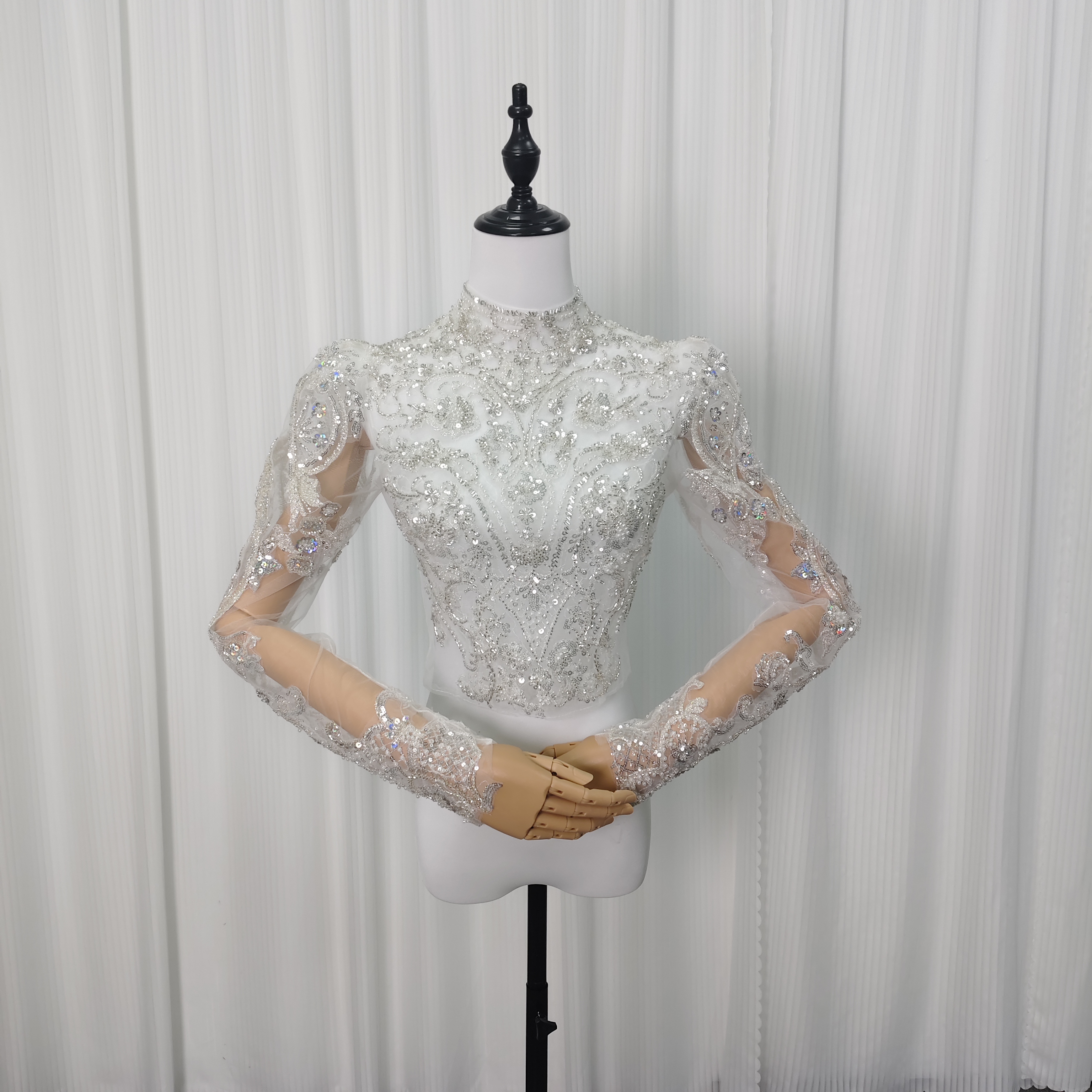 美品！ボレロ ハイネック 上品透け袖 韓国風 キラキラ光る刺繍 背中見せ くるみボタン 拳式/前撮り