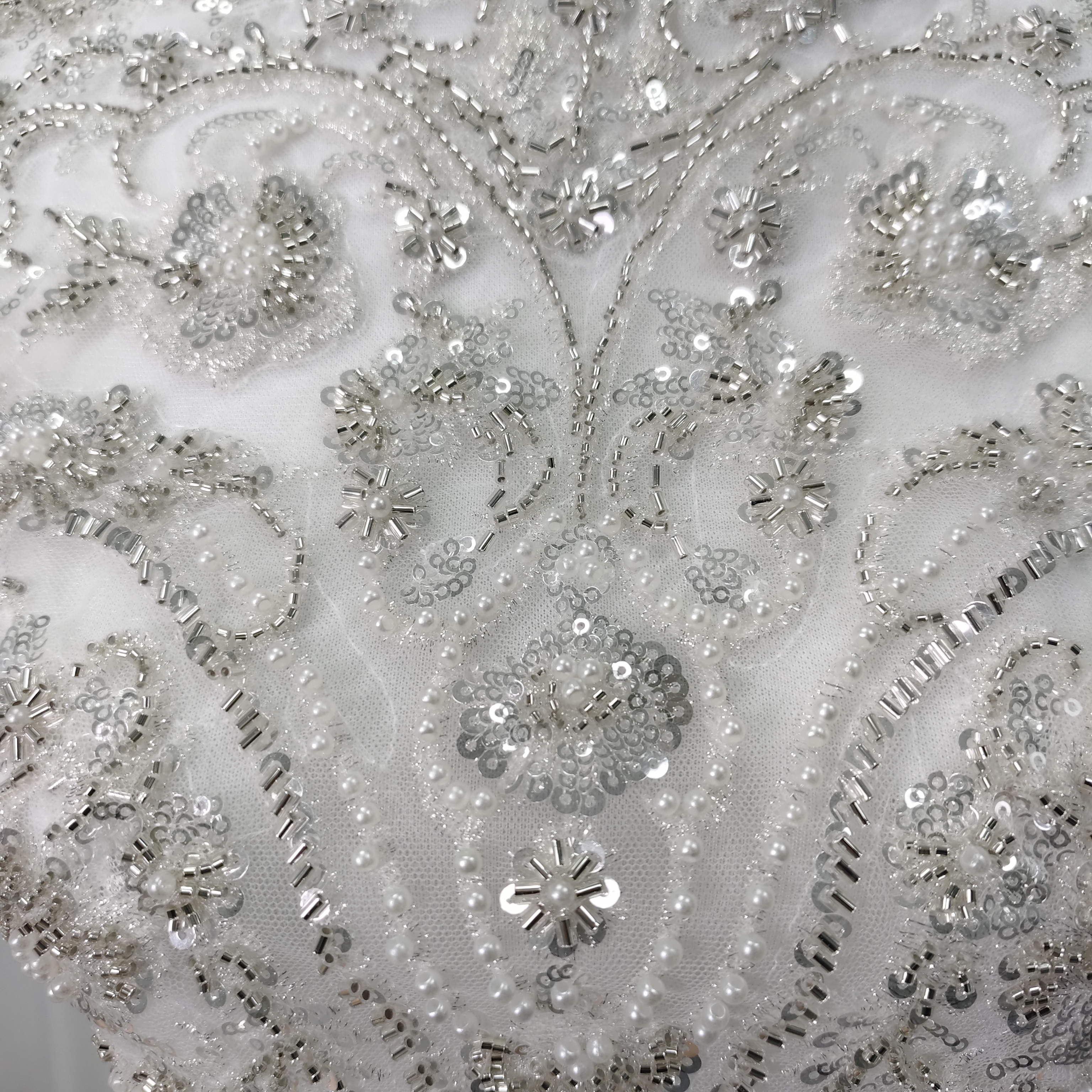 美品！ボレロ ハイネック 上品透け袖 韓国風 キラキラ光る刺繍 背中見せ くるみボタン 拳式/前撮り