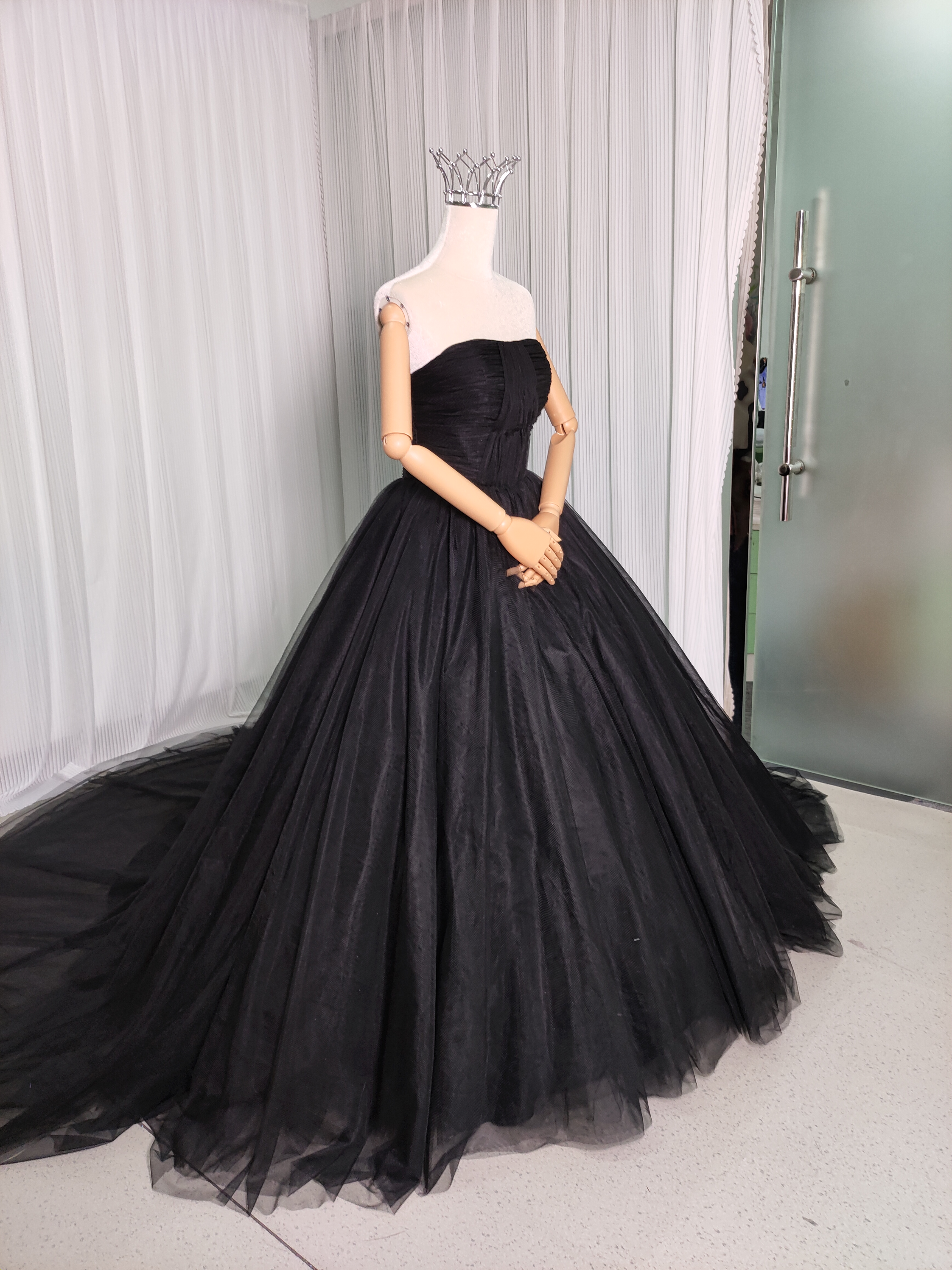 カラードレス ブラック ベアトップ チュールスカート エレガント 編み上げ 披露宴