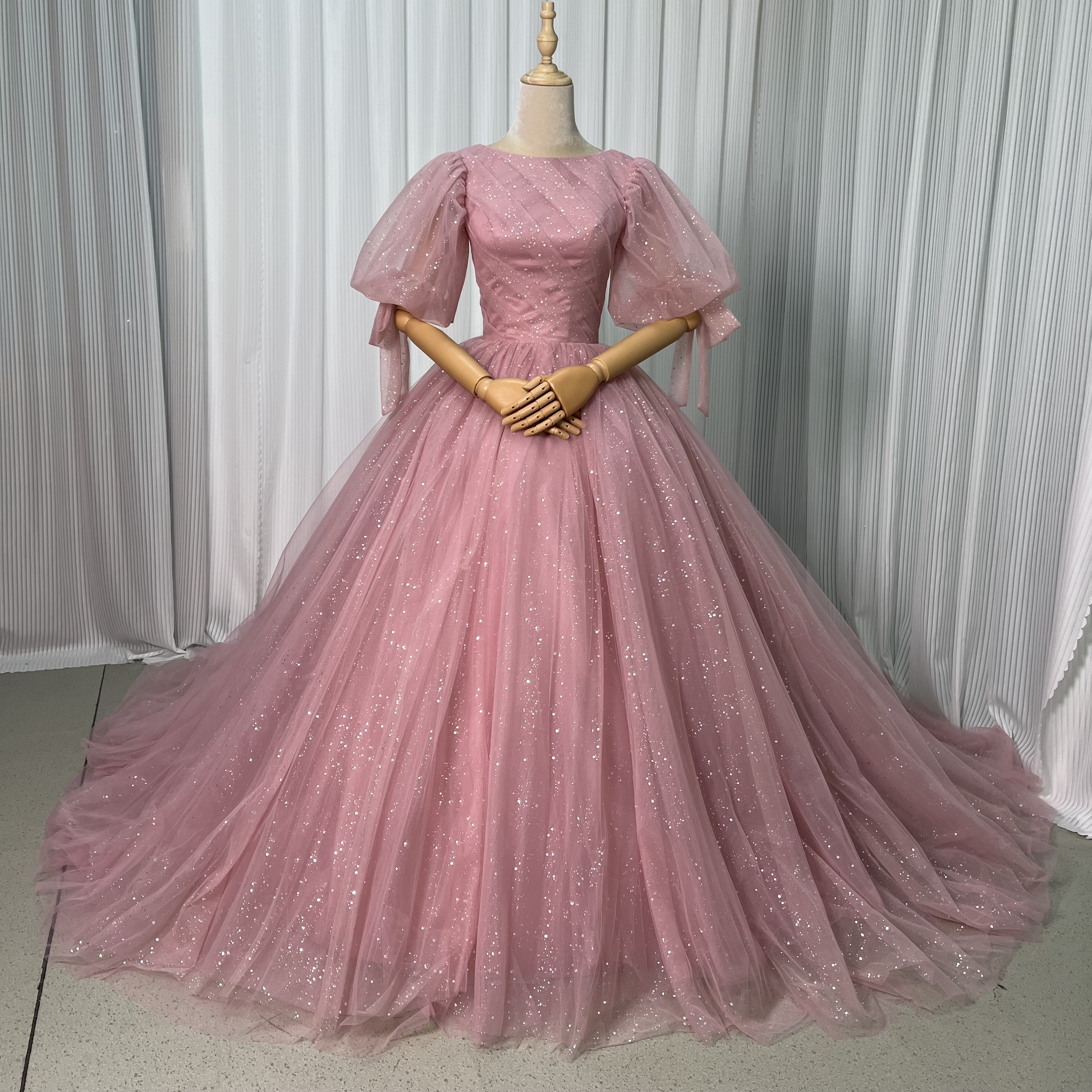 上品！カラードレス ピンク パフスリーブ キラキラグリッターチュール 編み上げ チュールドレス 花嫁