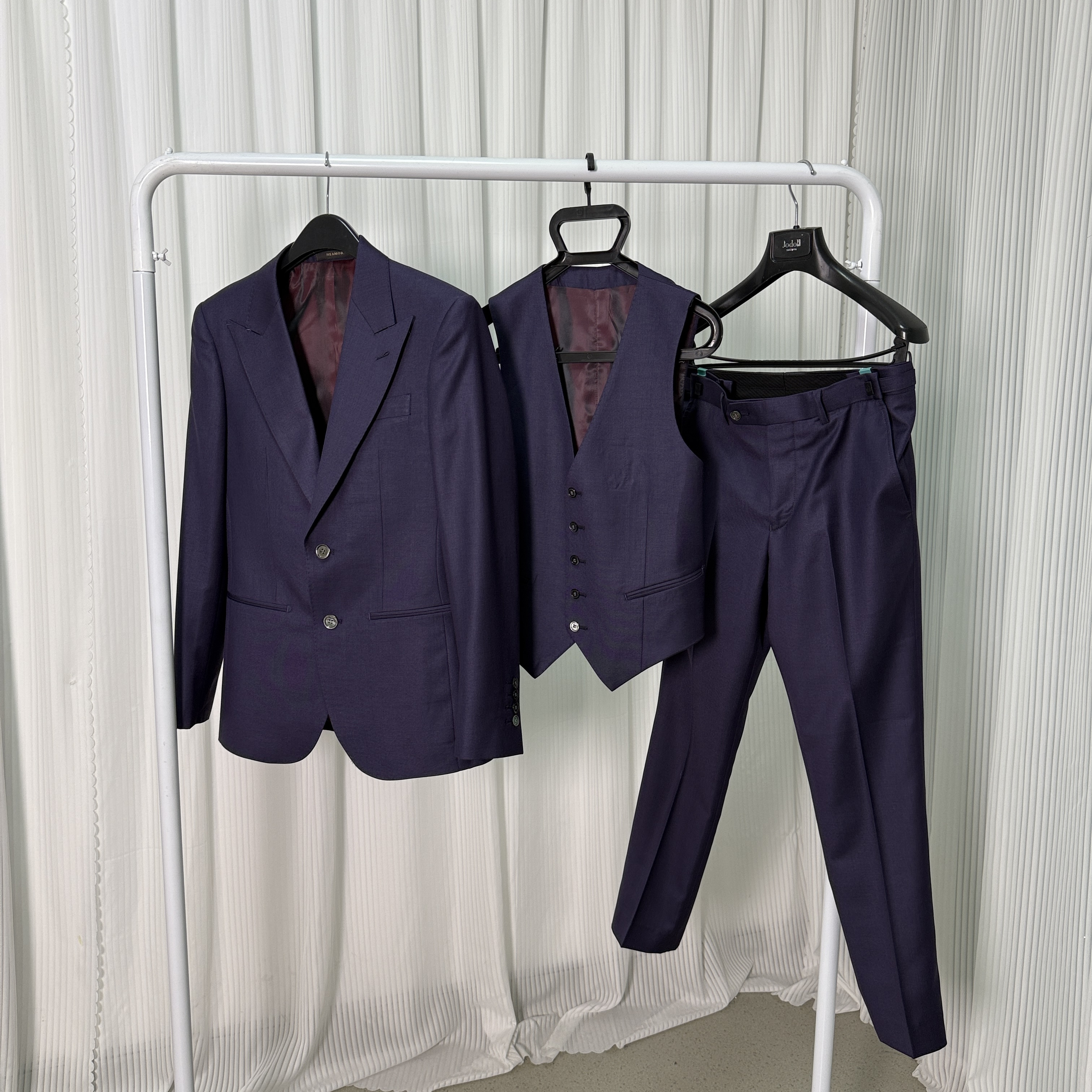 高品質！新郎衣装 タキシード ジャケット ベスト、パンツの3点セット パープル 色直し 結婚式