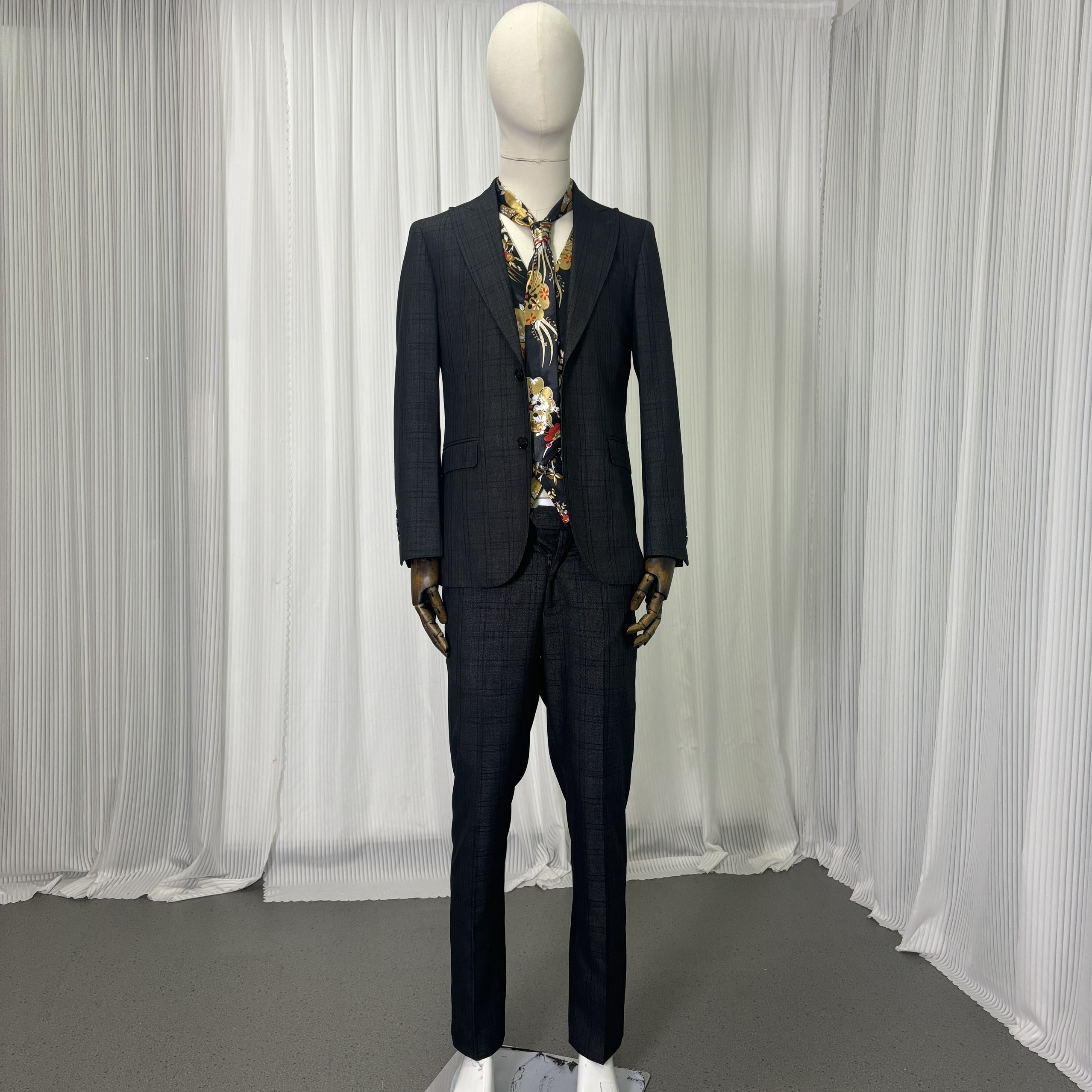 実例写真！タキシード ブラック ジャケット、ベスト、パンツの3点セット ネックタイ 新郎衣装